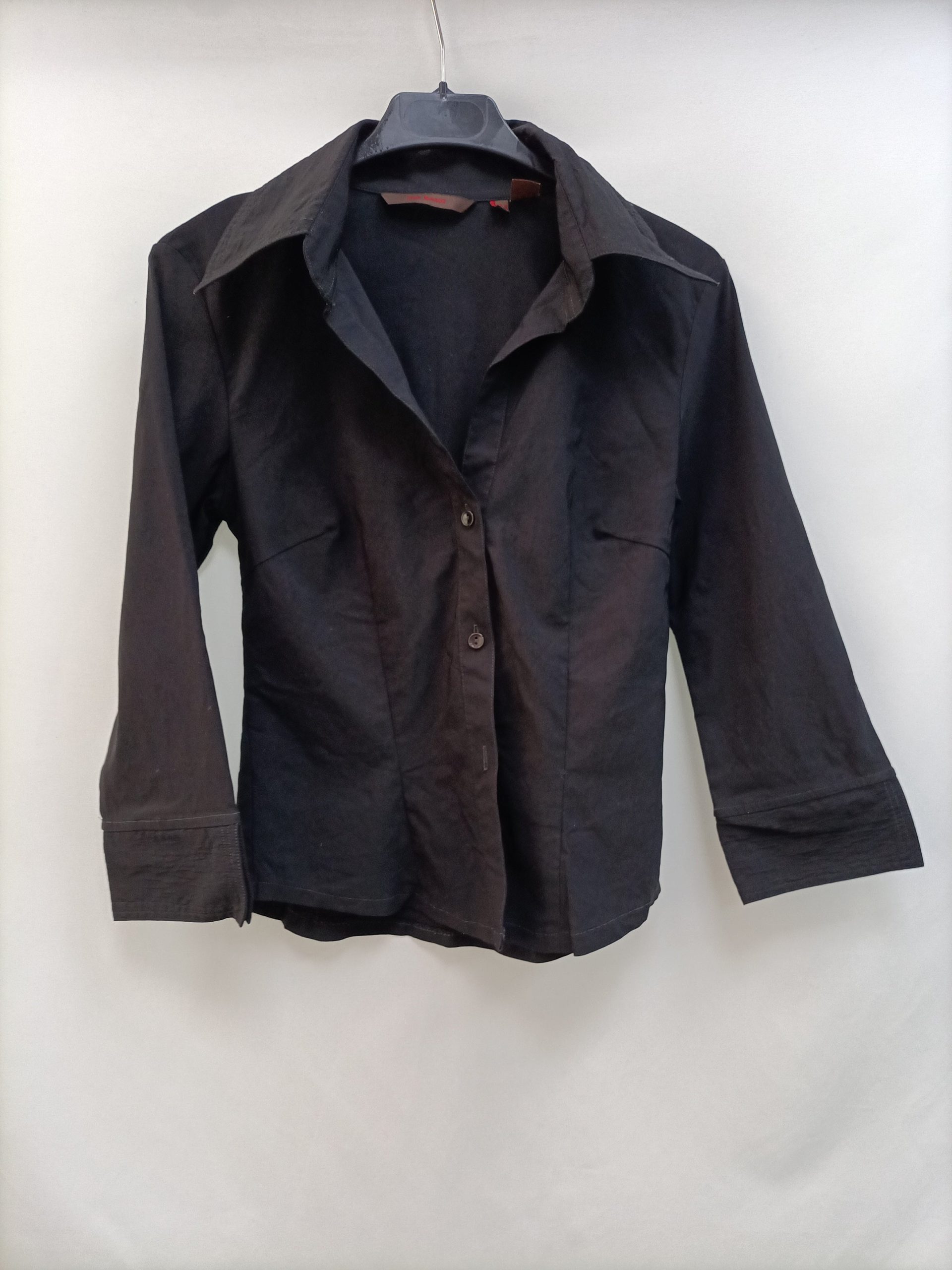 ZARA. Camisa negra entallada T.s