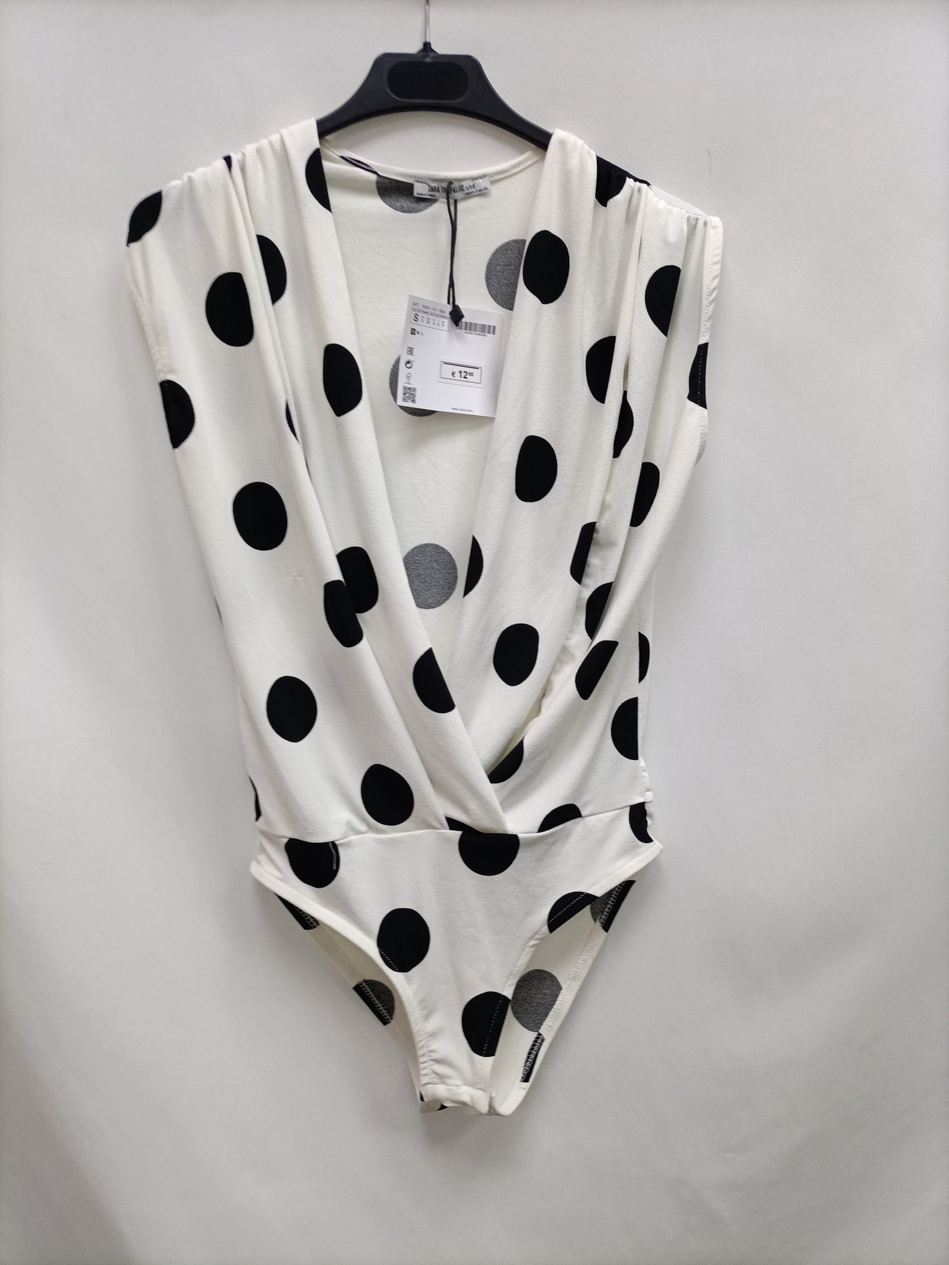ZARA. Body blanco lunares T.s