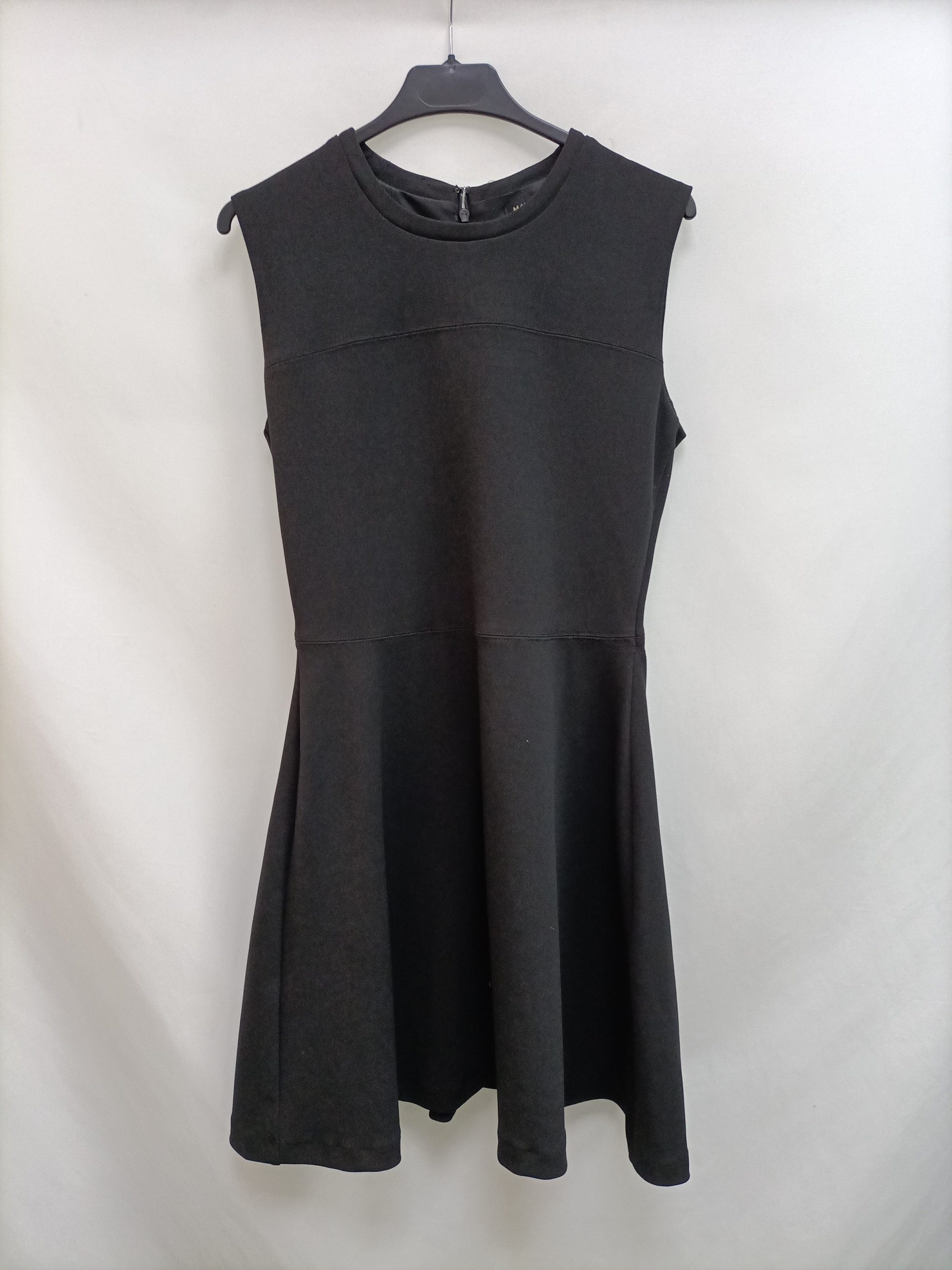 MANGO. Vestido negro básico T.m