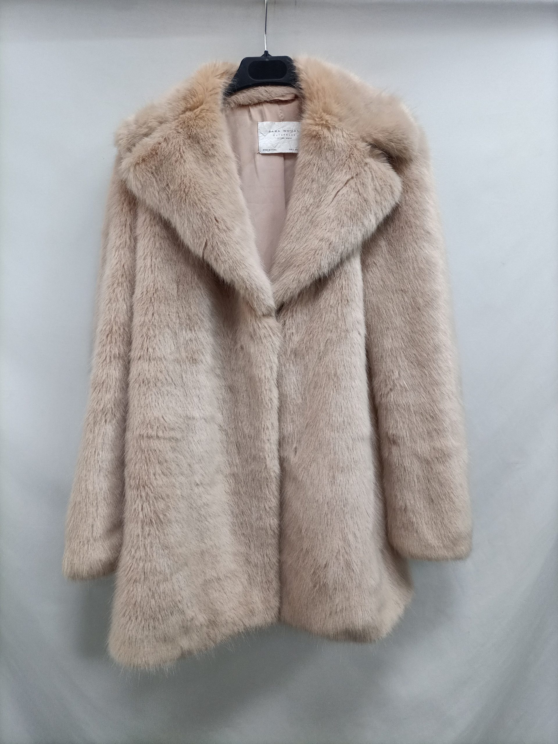 ZARA. Abrigo pelo beige T.s