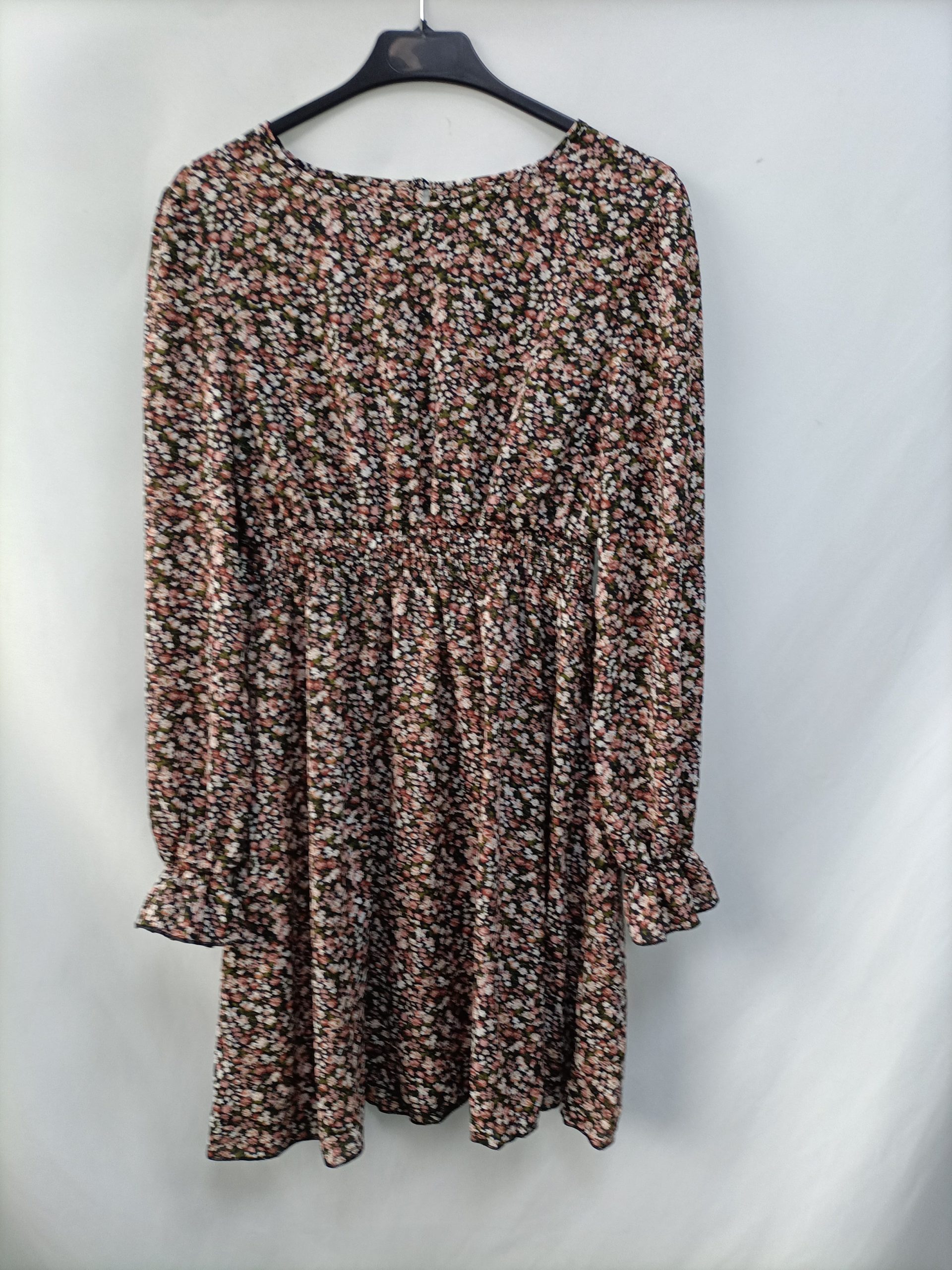 SHEIN. Vestido negro flores T.m