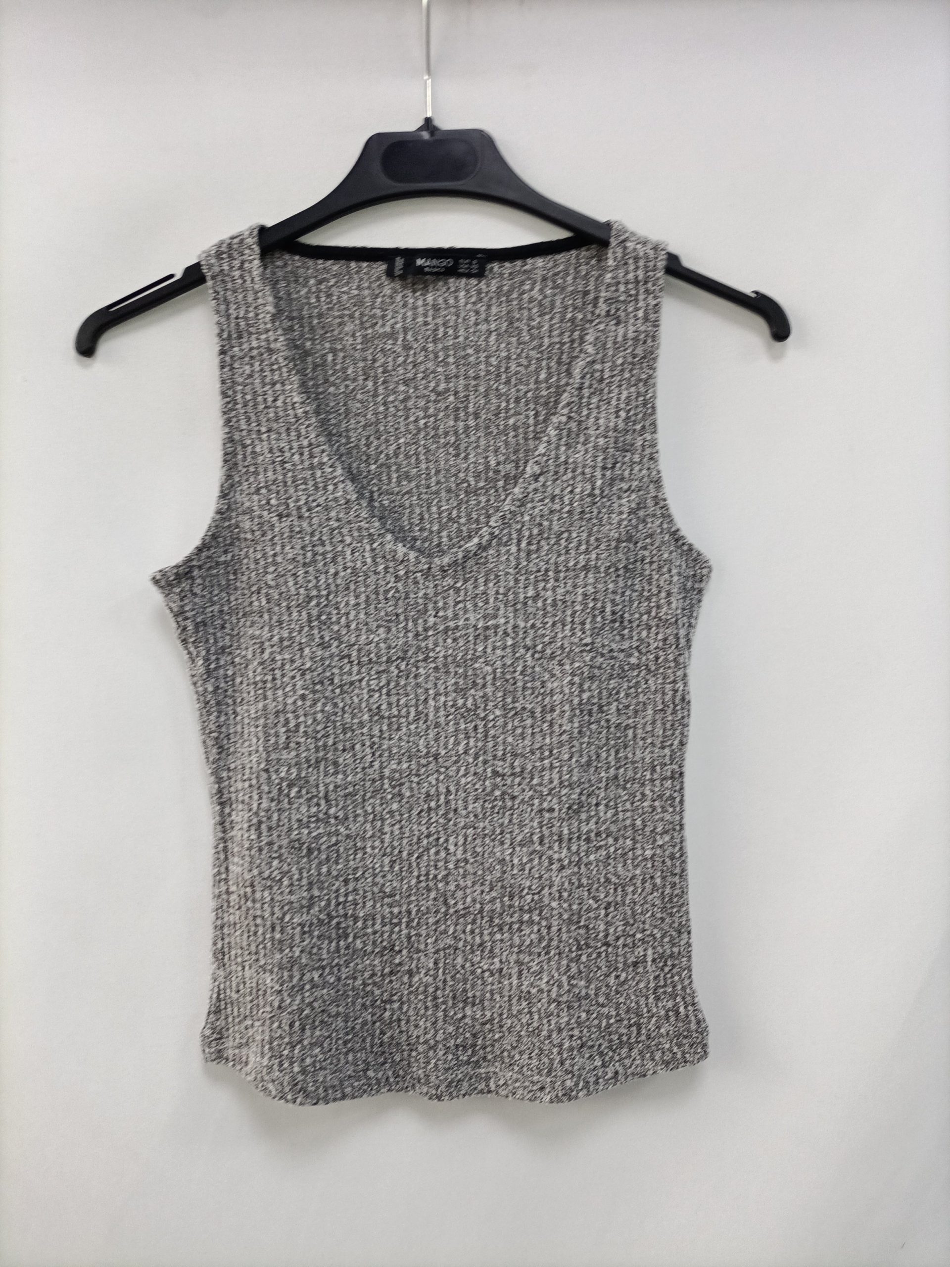 MANGO.Top gris canalé T.S