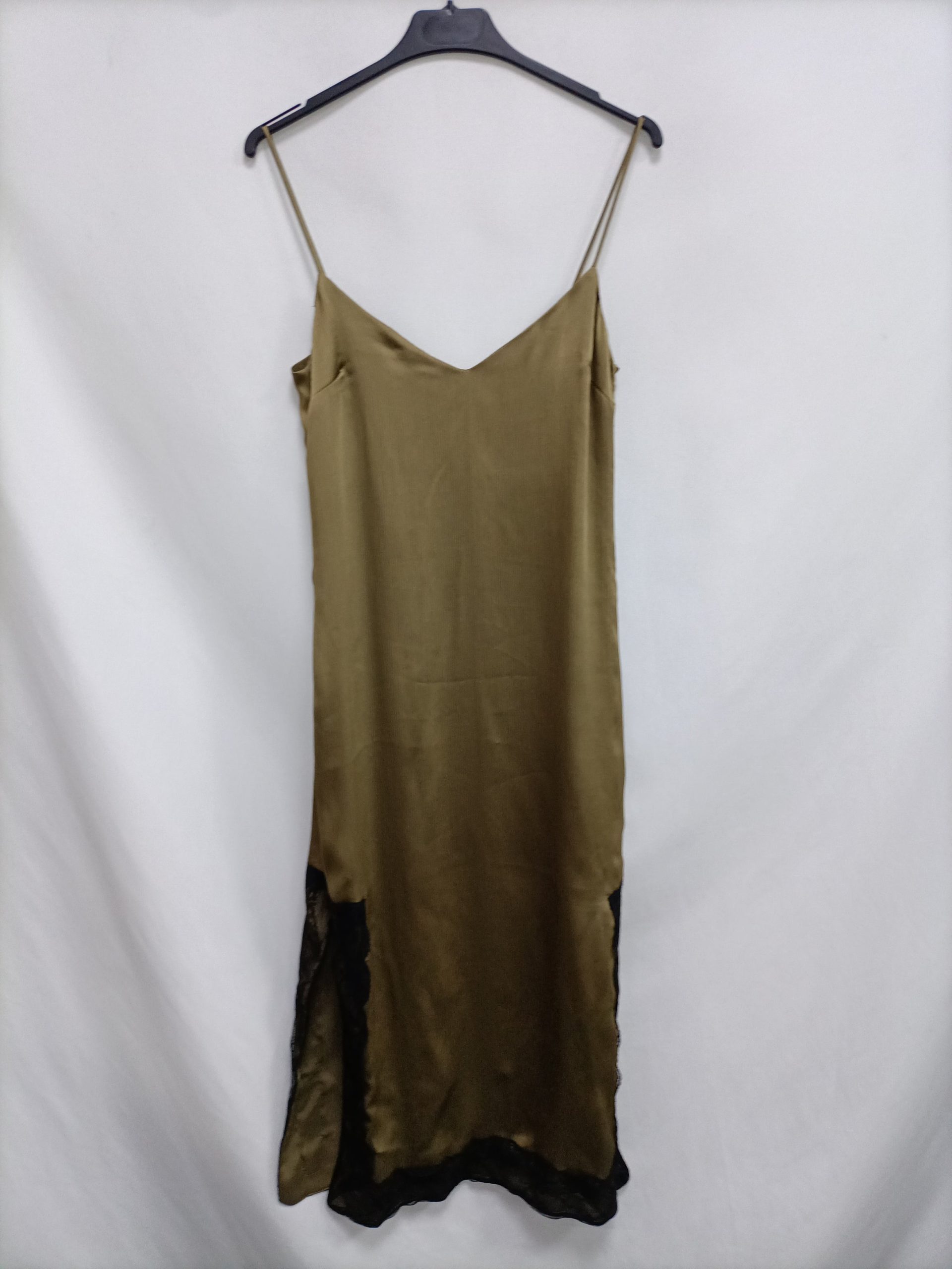 ZARA.Vestido midi lencero T.XS