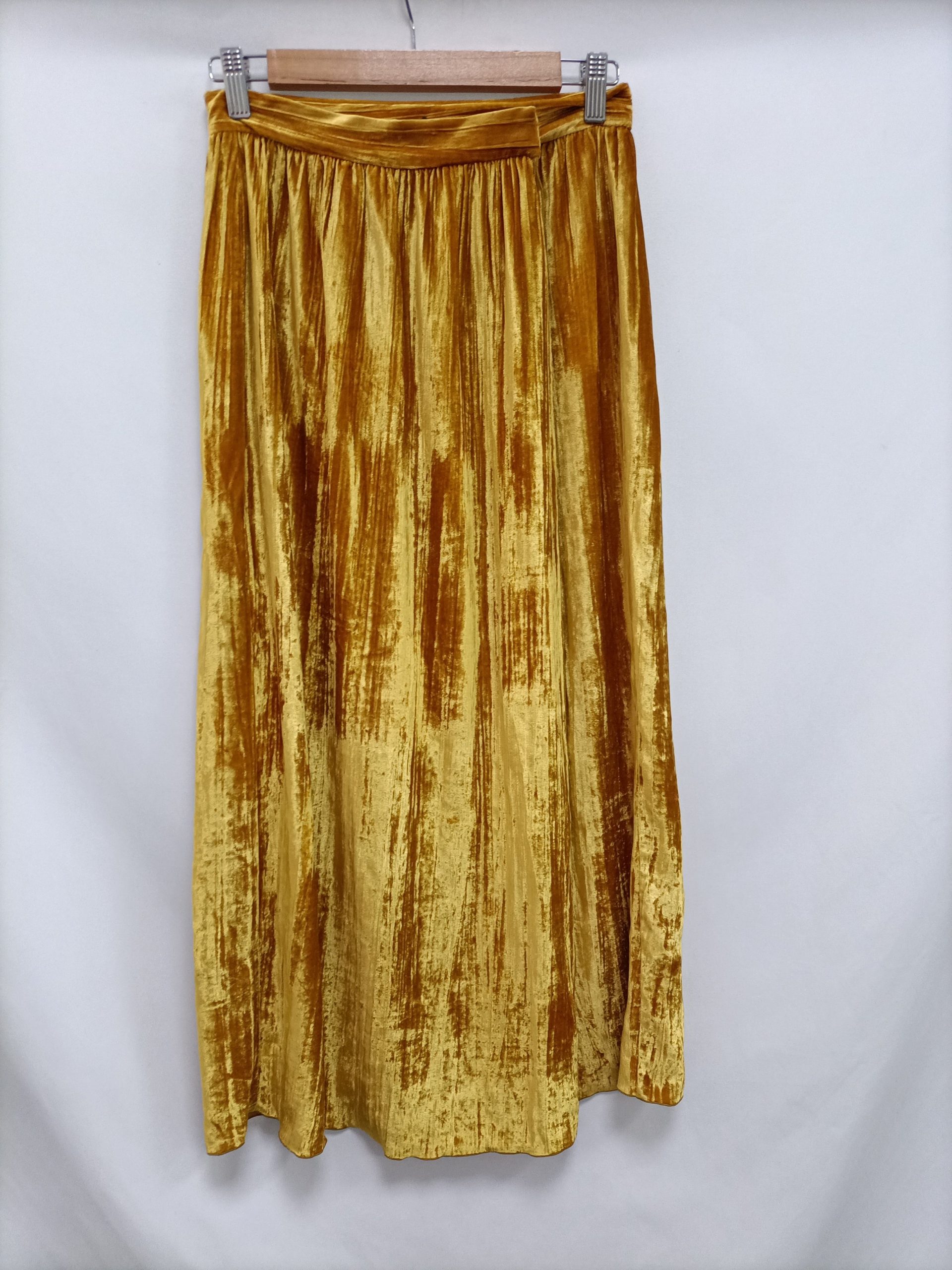 MASSCOB. Falda midi terciopelo T.34