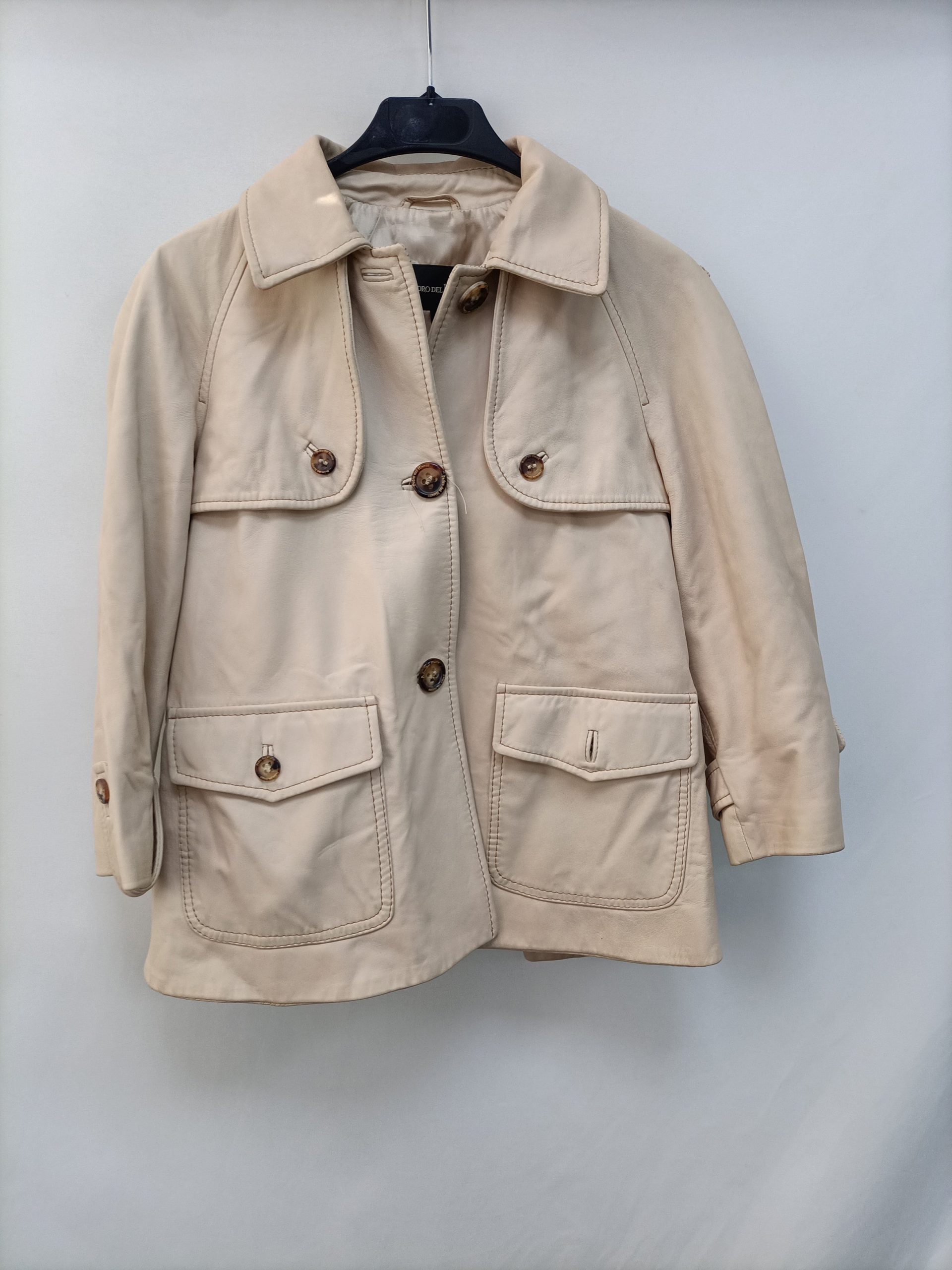 PEDRO DEL HIERRO. Chaqueta piel beige T.s (TARA)