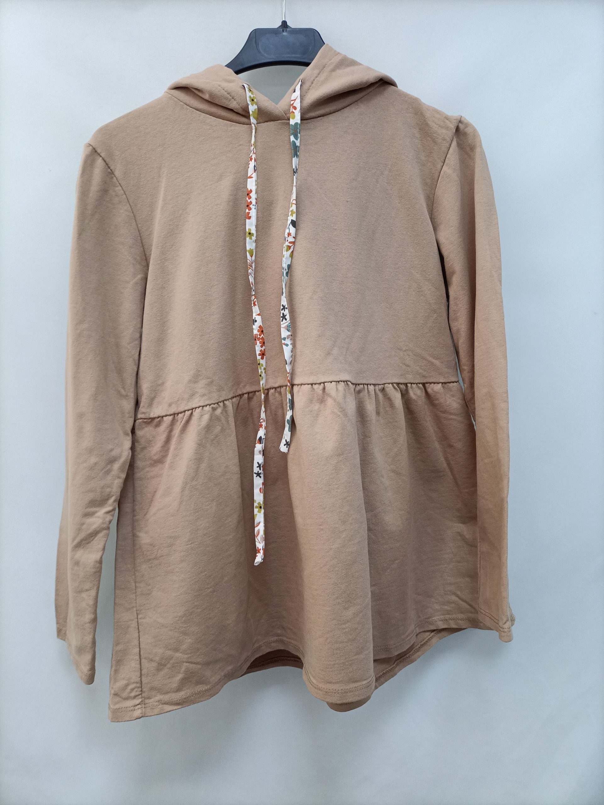 OTRAS. Sudadera camel volante T.s