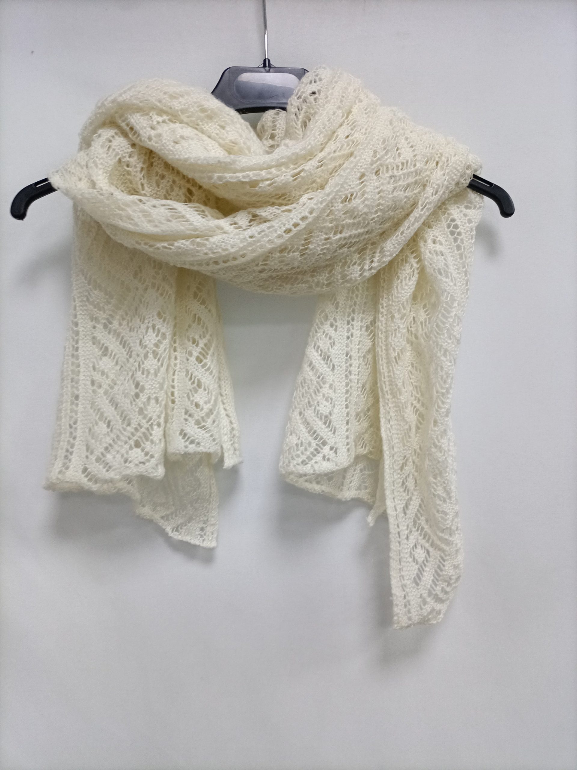 OTRAS. Bufanda croché beige