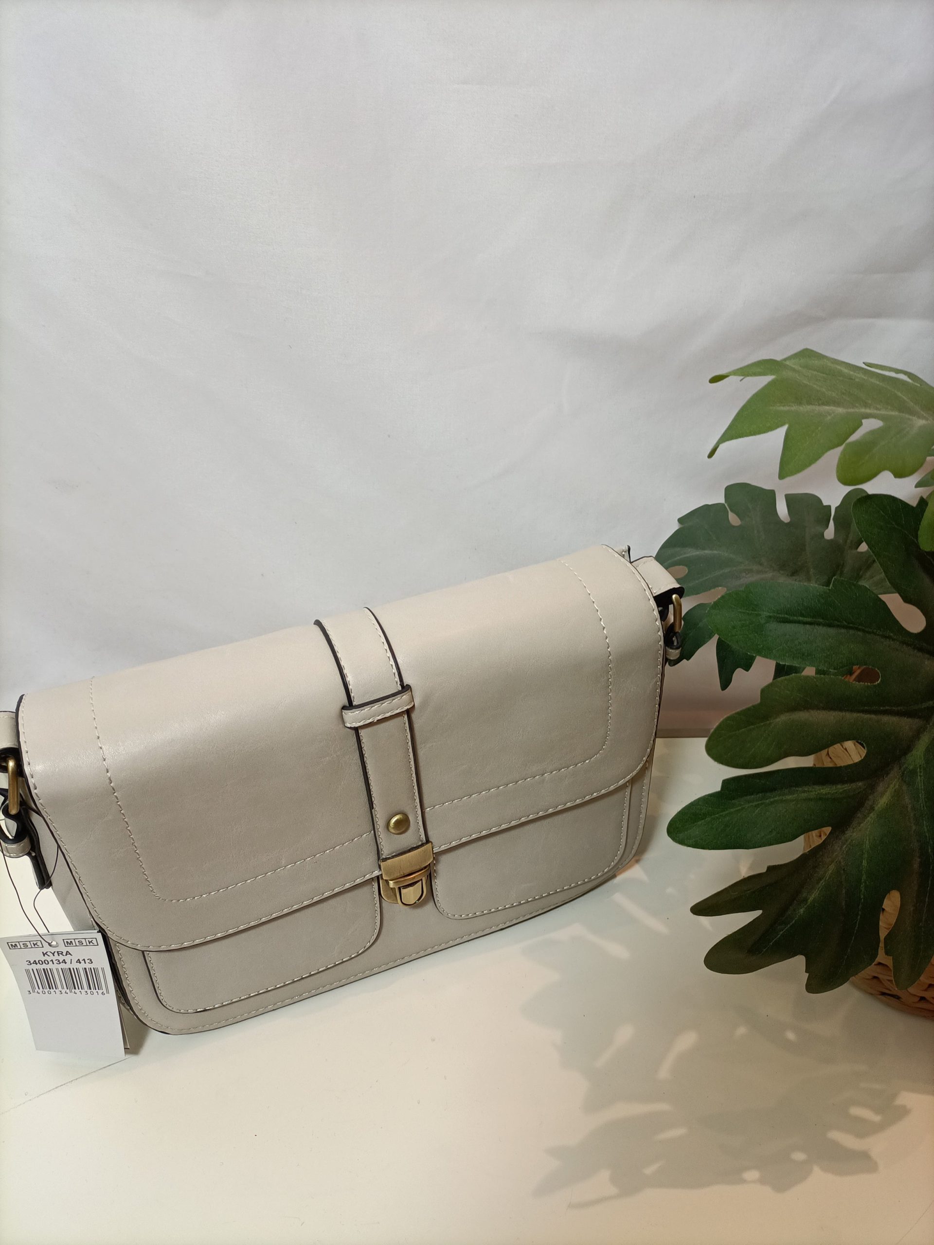 MISAKO. bolso beige bandolera