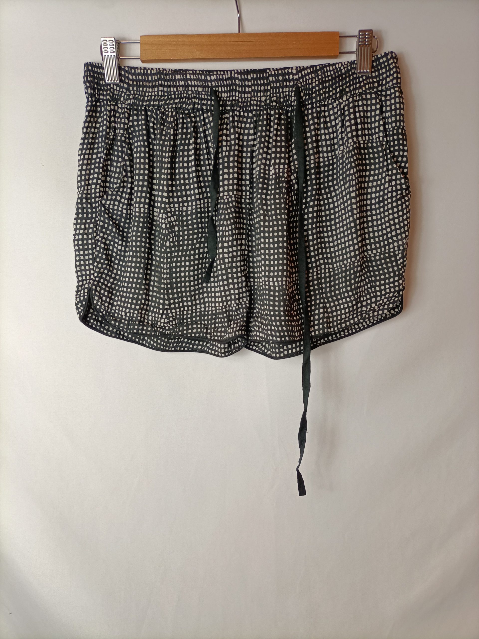 CLEMENTINA .Short fluido blanco y negro. T M