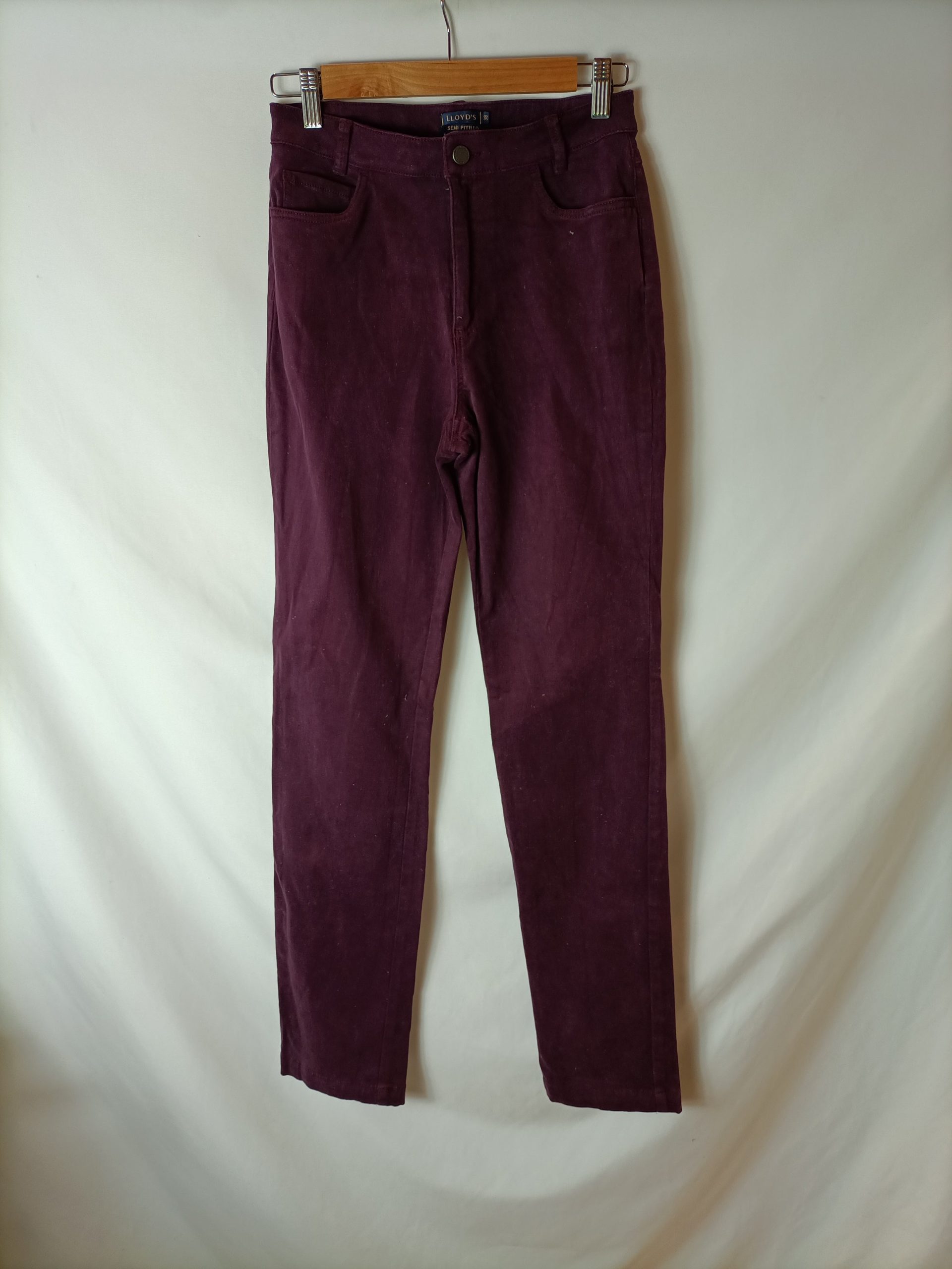 LLOYD'S. Pantalón burdeos T.38
