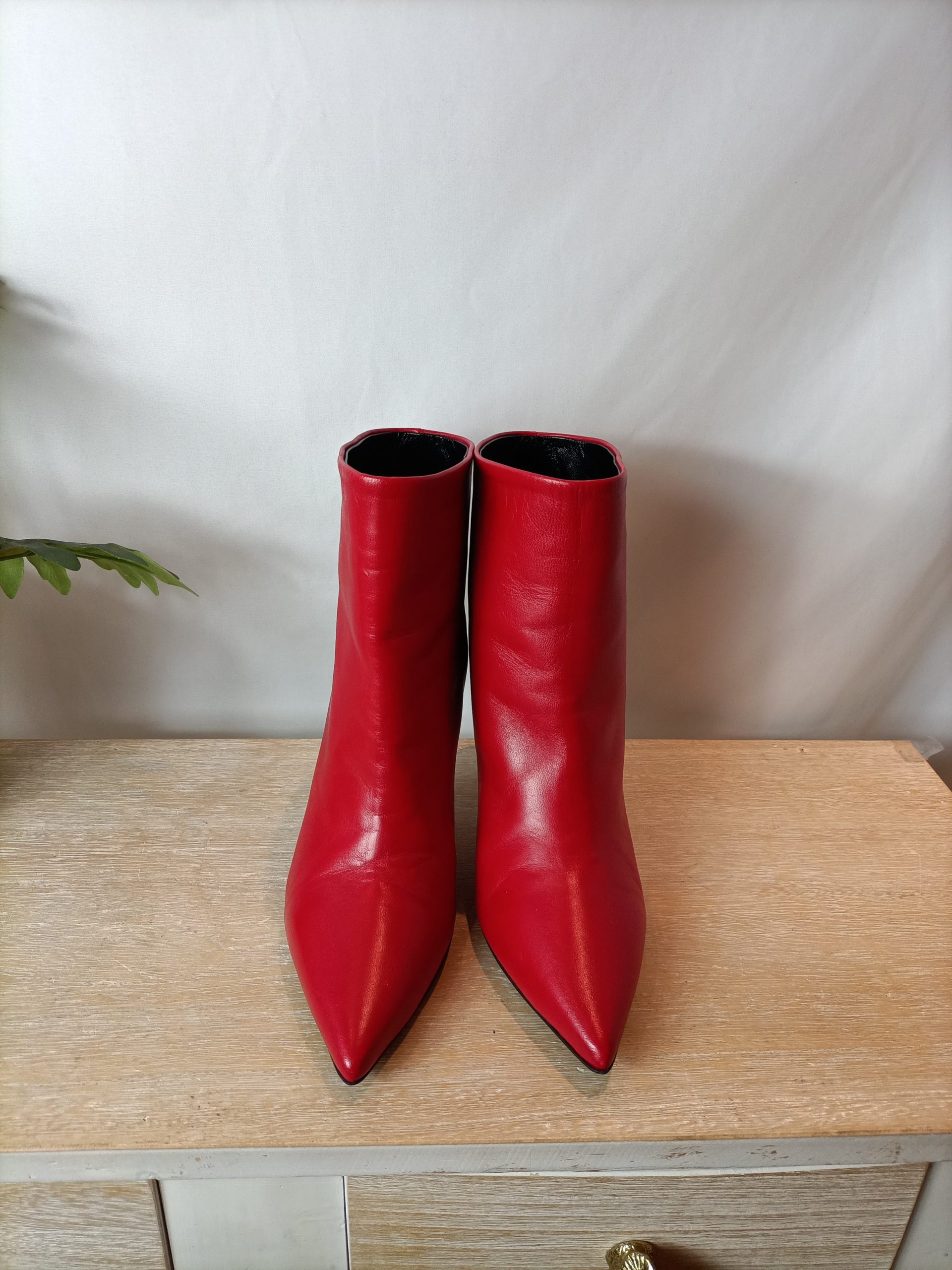 VERO CUOIO. Botines rojos piel T.40