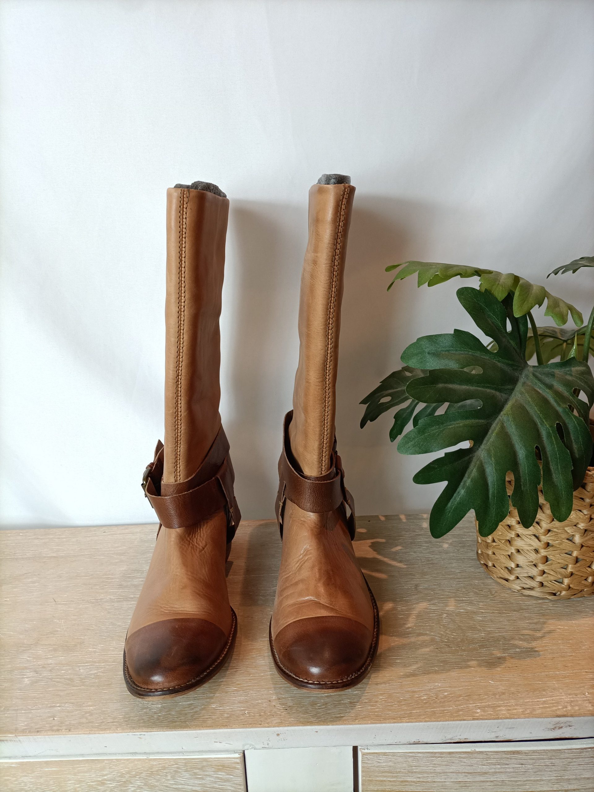 ZARA. Botas camel piel T.38 (TARA)