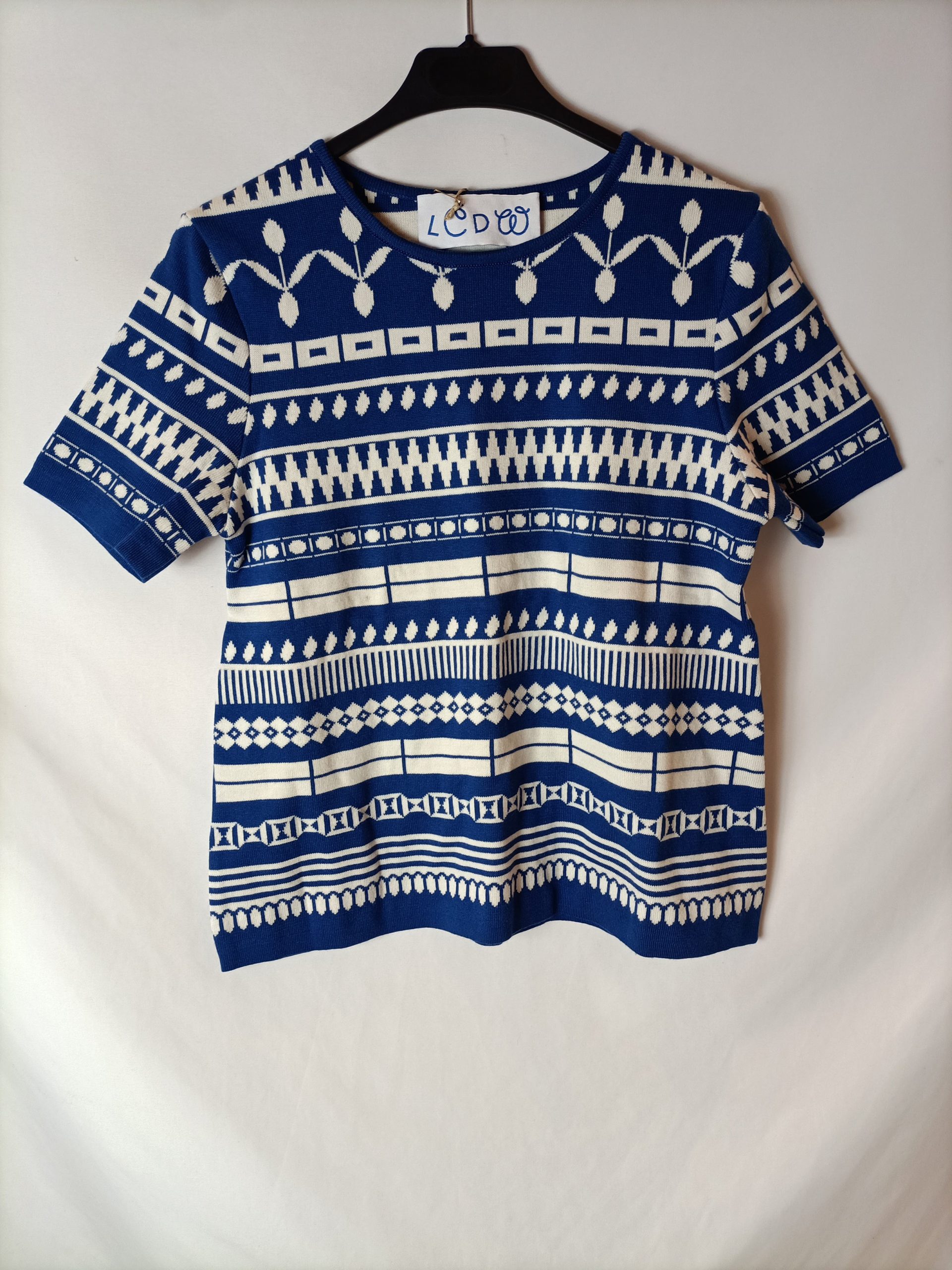 LA CASITA DE WENDY. Top azul estampado. T 38