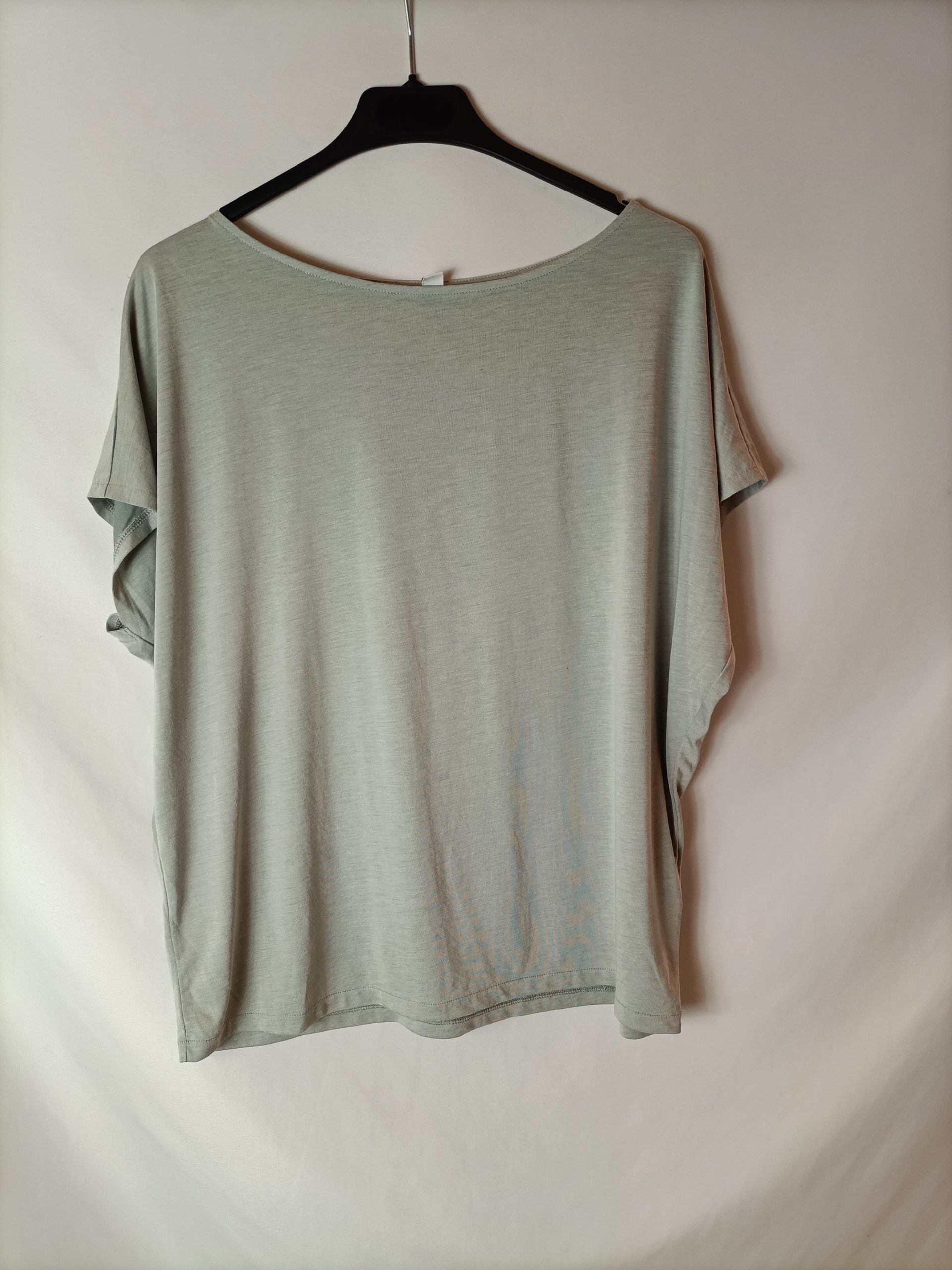 UNIQLO. Camiseta fluida gris T.m