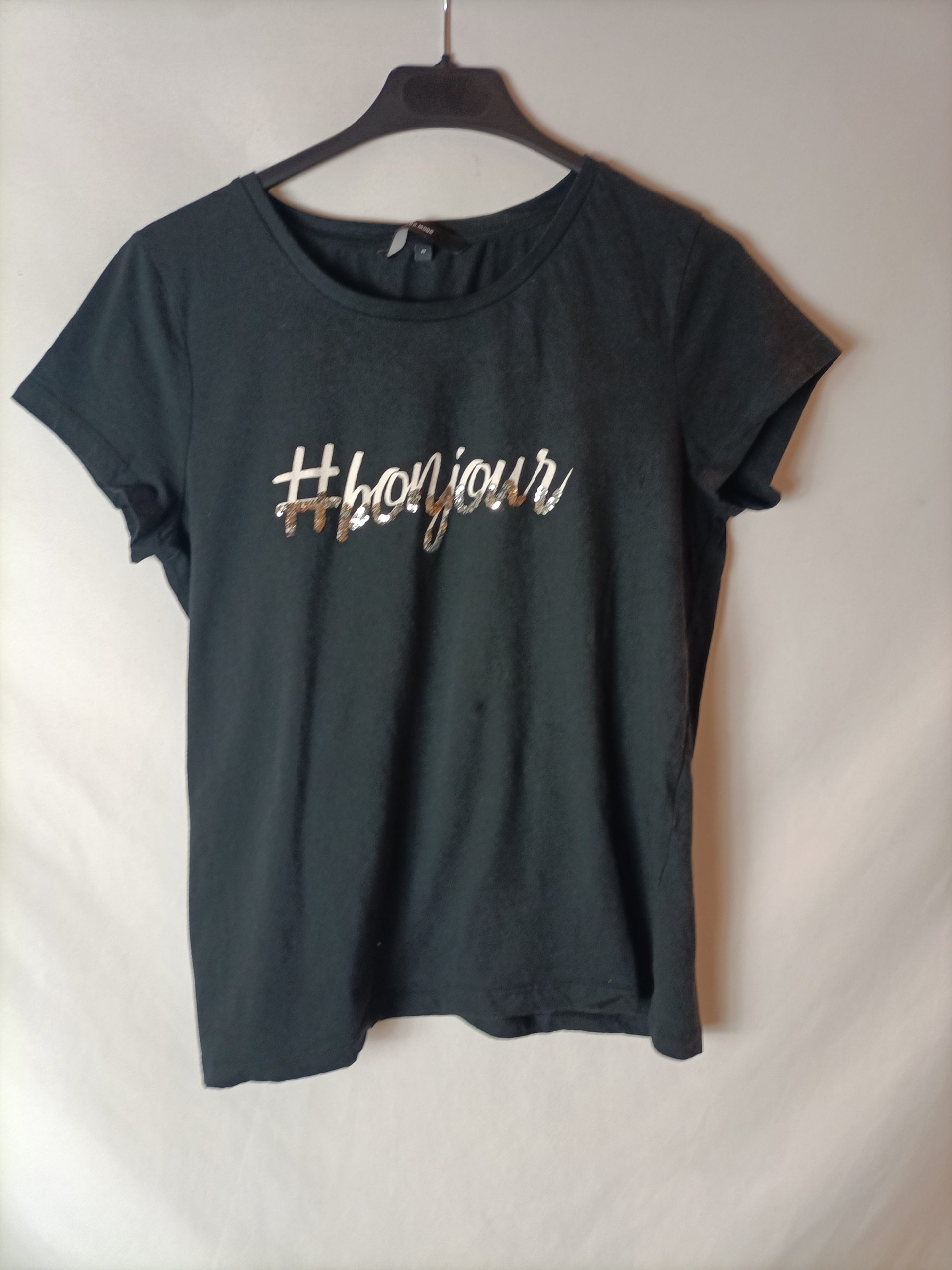 VERO MODA. Camiseta negra lentejuelas. T M