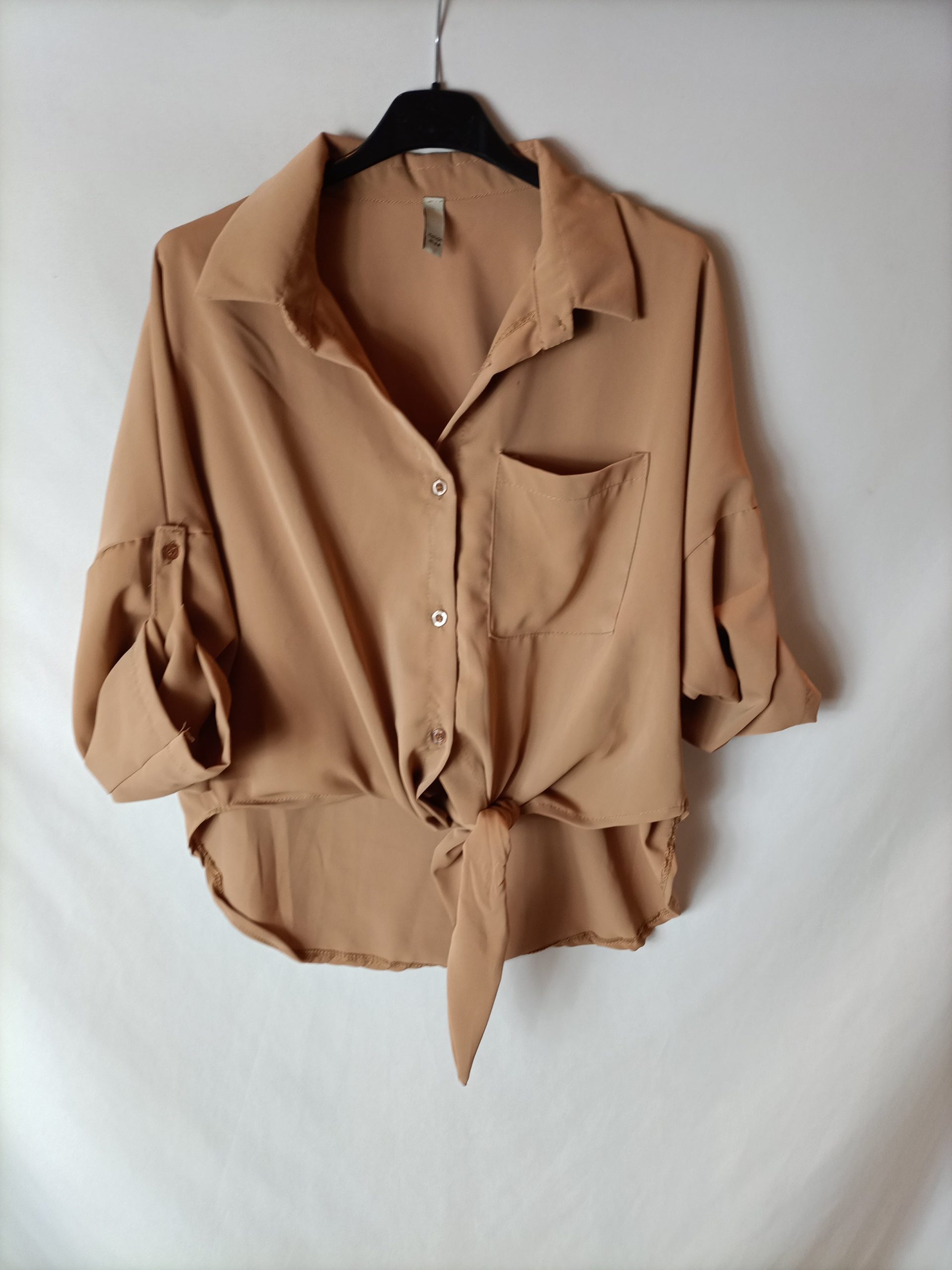 ITALYAN STYLE. Camisa anudada camel. T 24 (xs)
