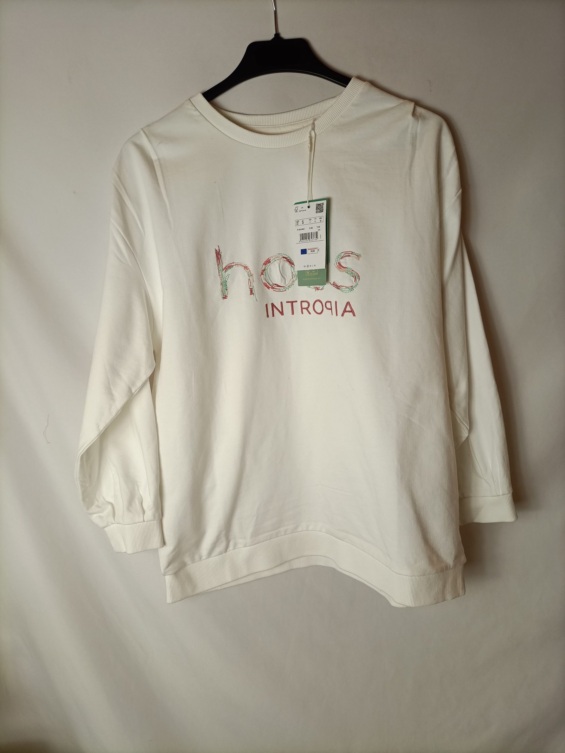 INTROPIA. Sudadera blanca letras T.s