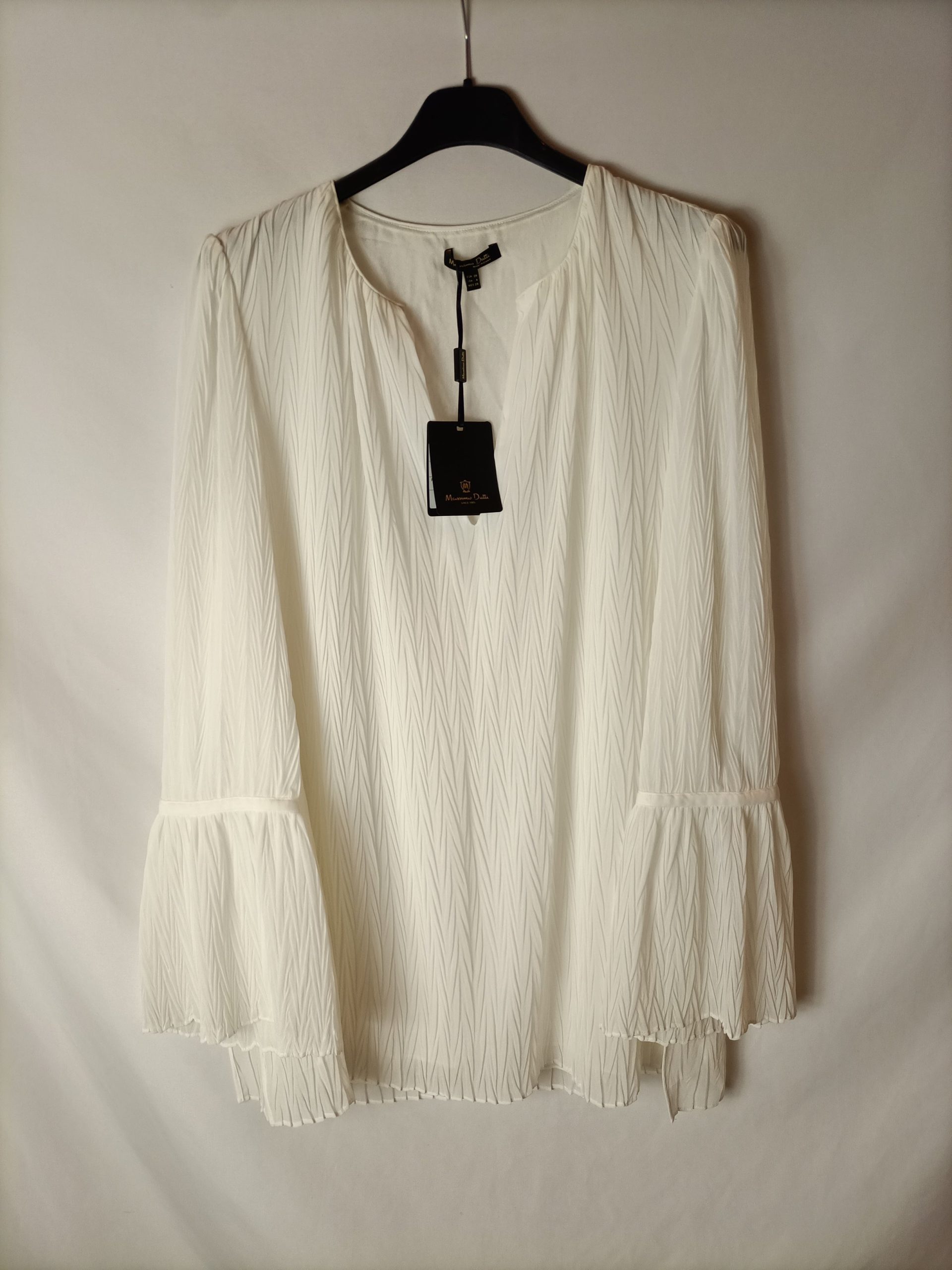 MASSIMO DUTTI. Blusa fluida blanca textura. T 38