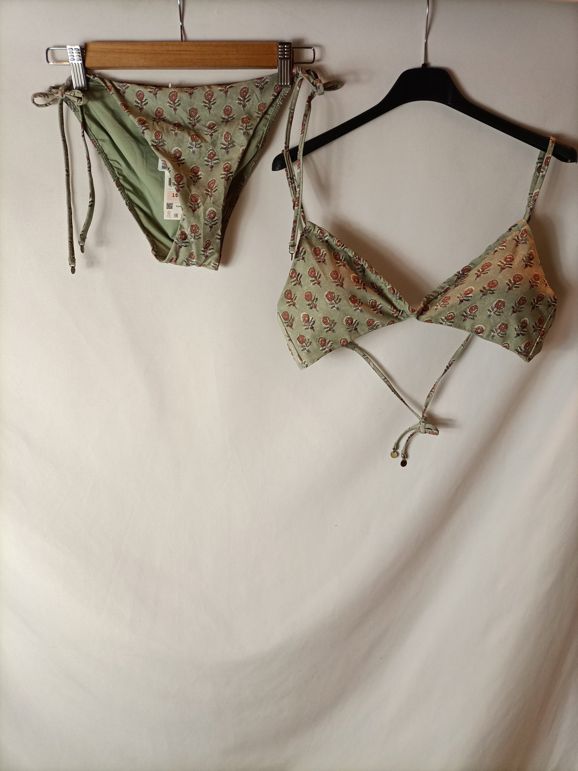 OYSHO. Bikini verde flores T.m