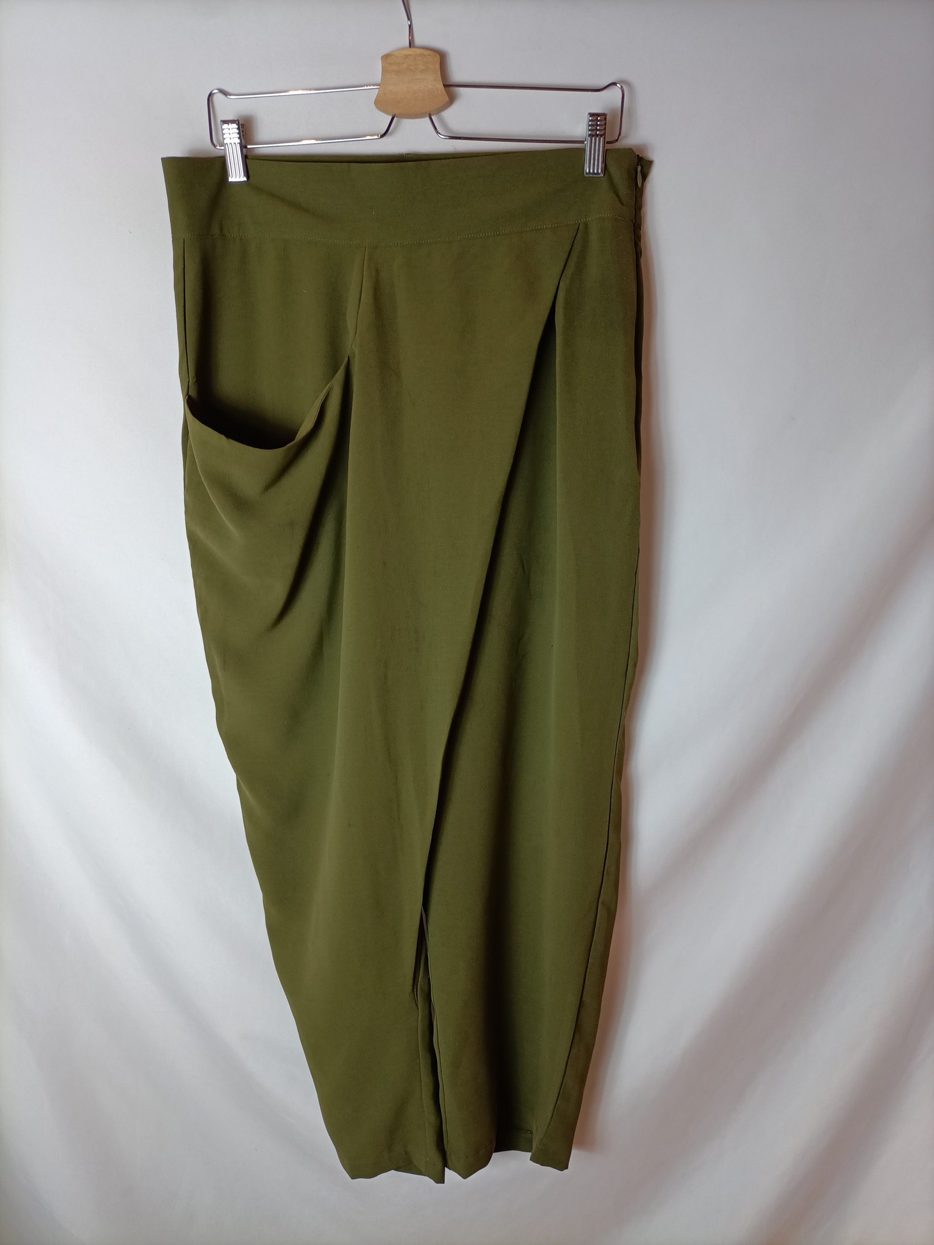 SHEIN. Pantalón fluido verdes T.xl