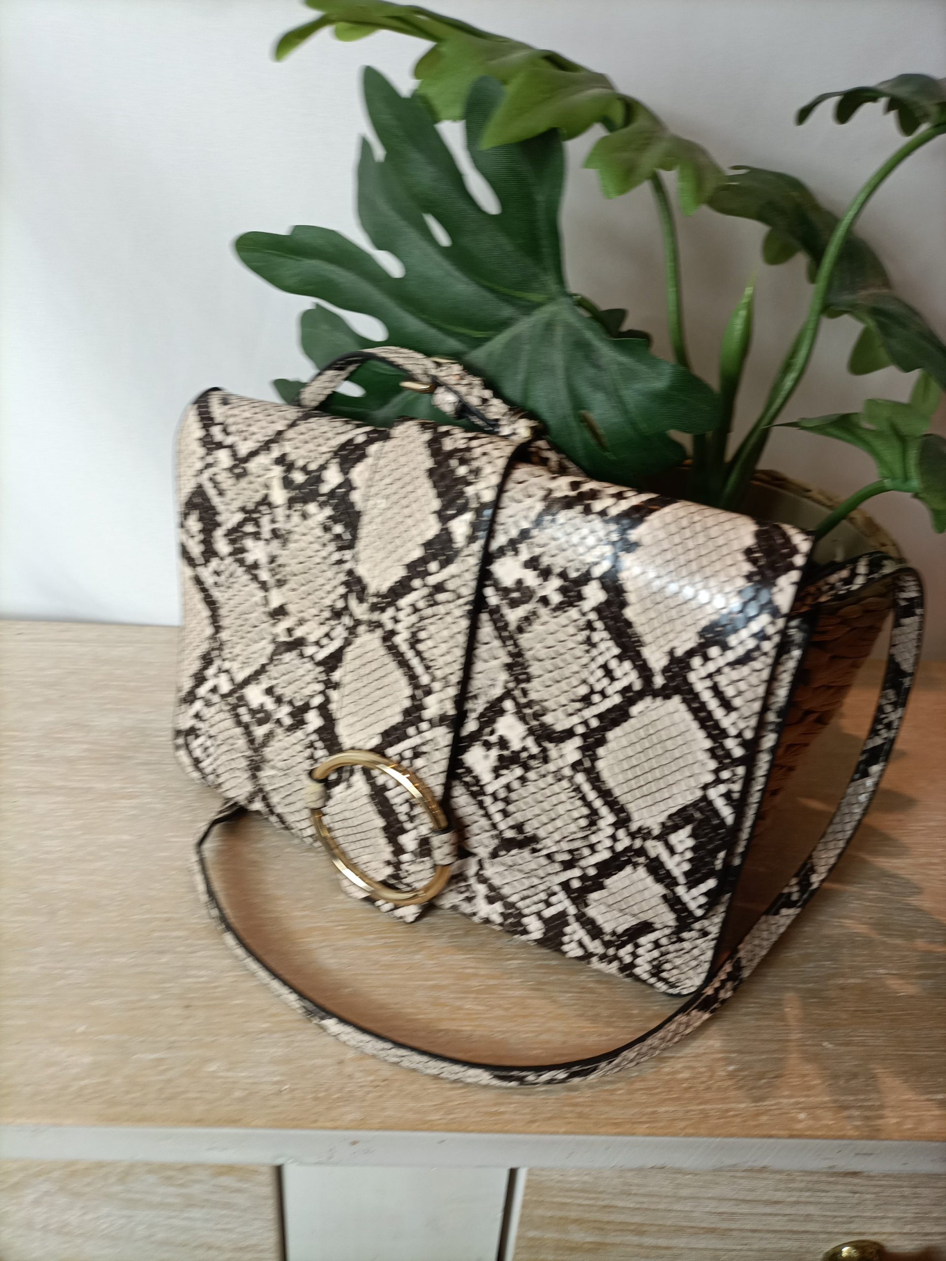 MANGO. Bolso animal print