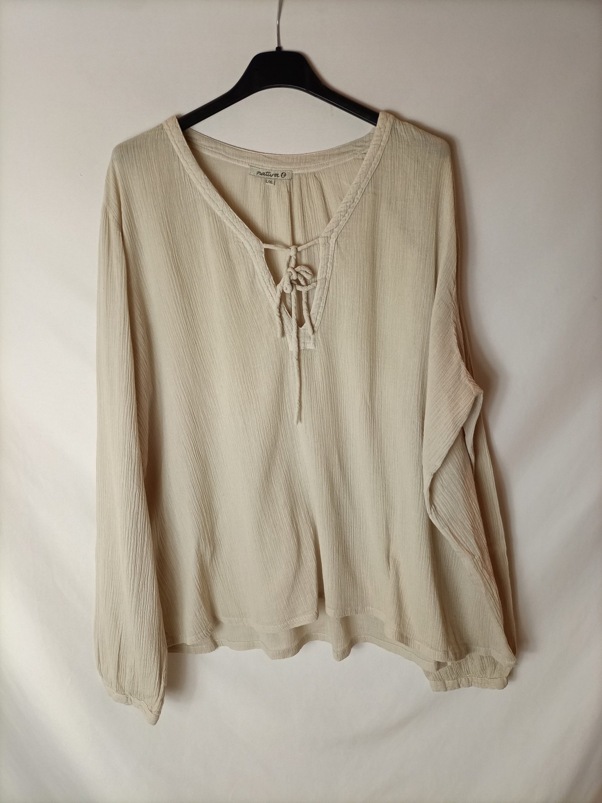 NATURA. Blusa beige semitransparente. T L/XL
