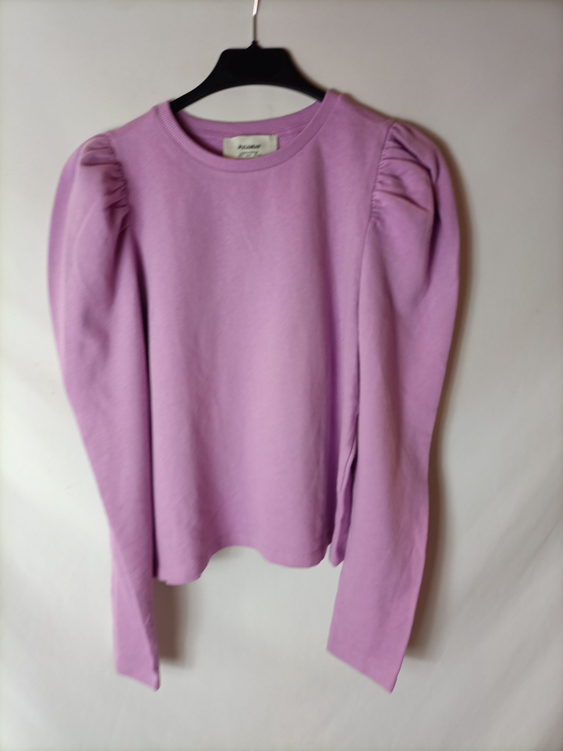 PULL&BEAR. Sudadera rosa mangas T.s