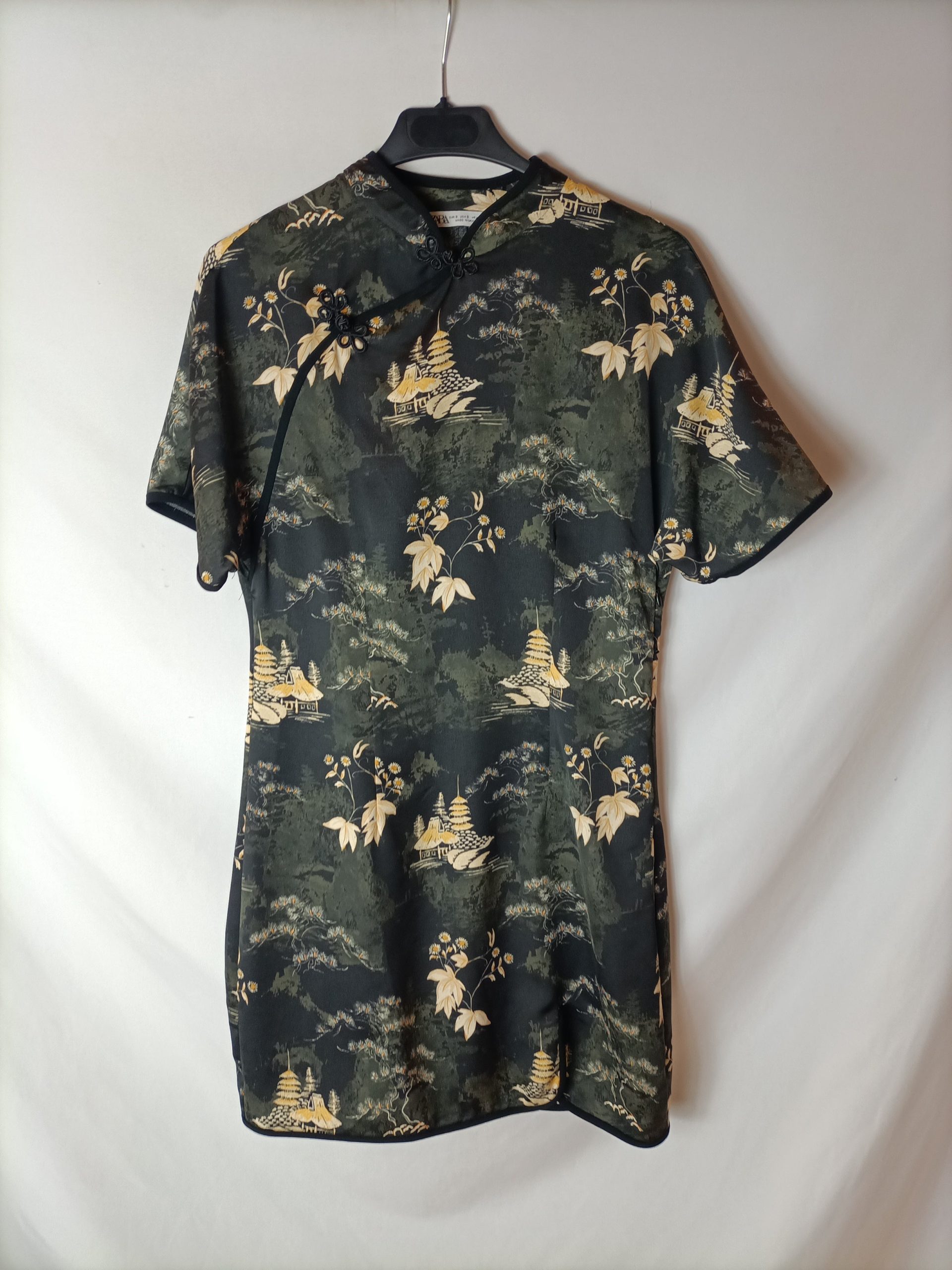 ZARA. Vestido negro chino T.s