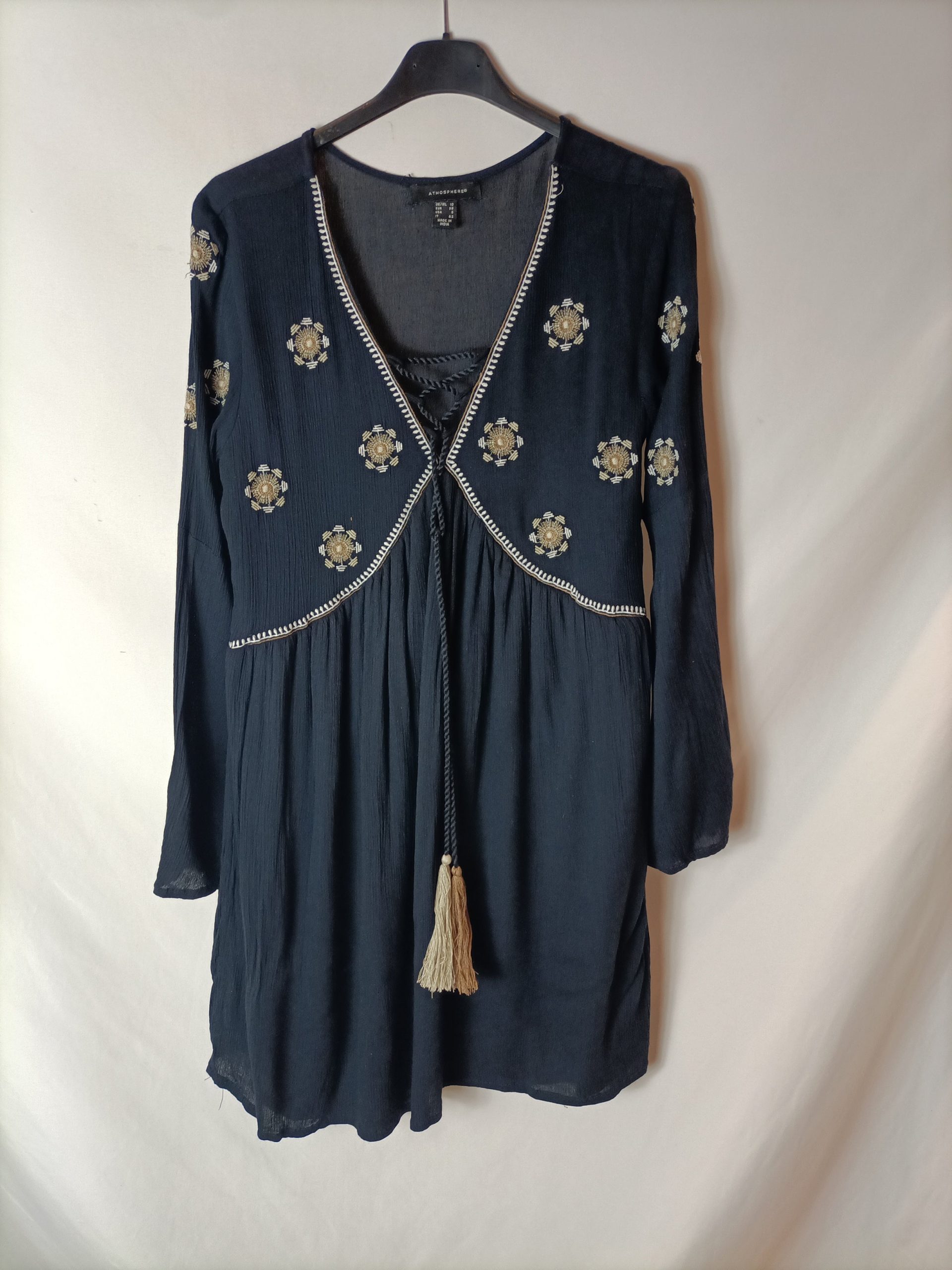 PRIMARK. Vestido corto bordado T.38