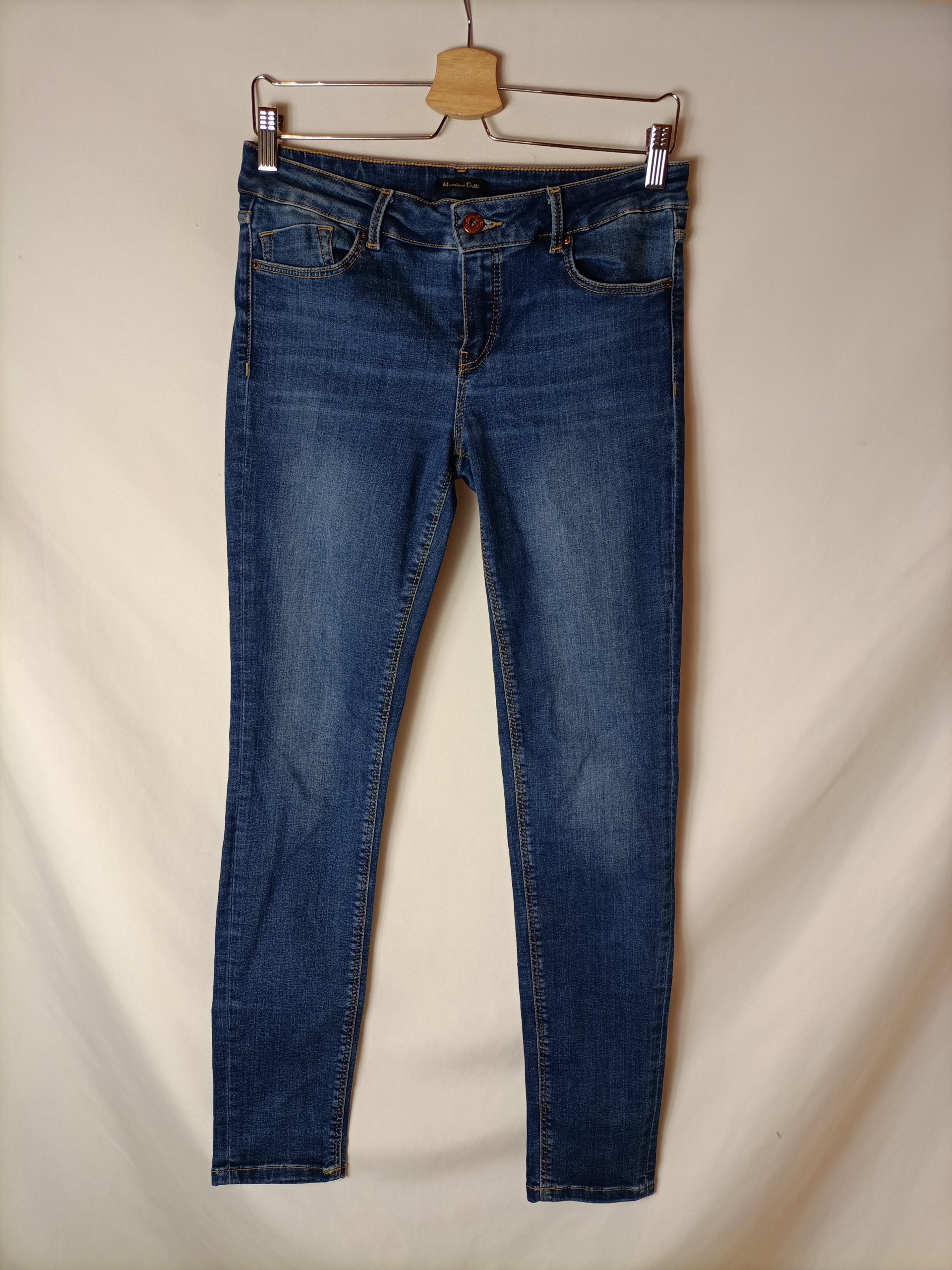 MASSIMO DUTTI. Pantalón pitillo vaquero T.38