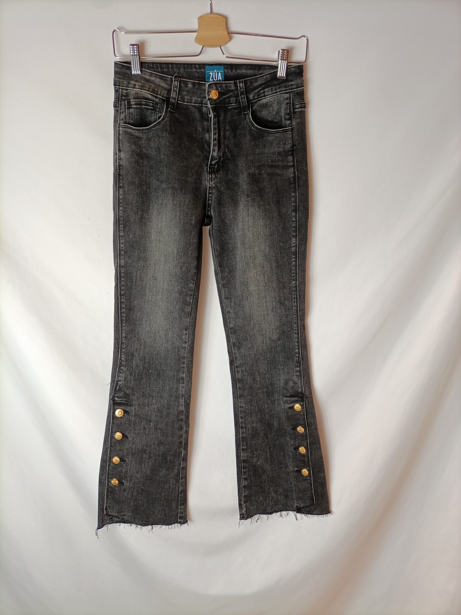 ZUA. Pantalón negro botones T.m