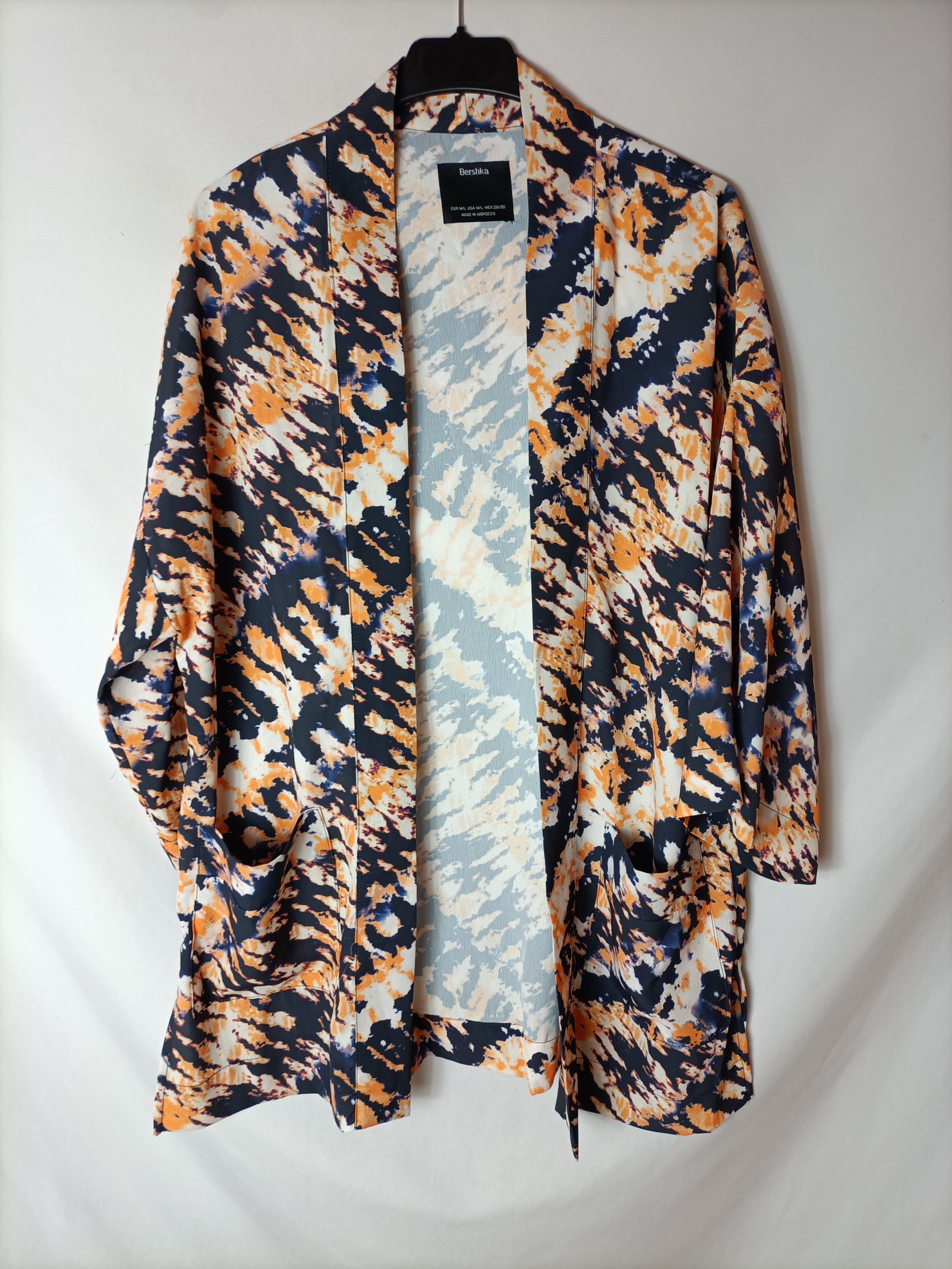 BERSHKA. Kimono estampado azul T.m/l