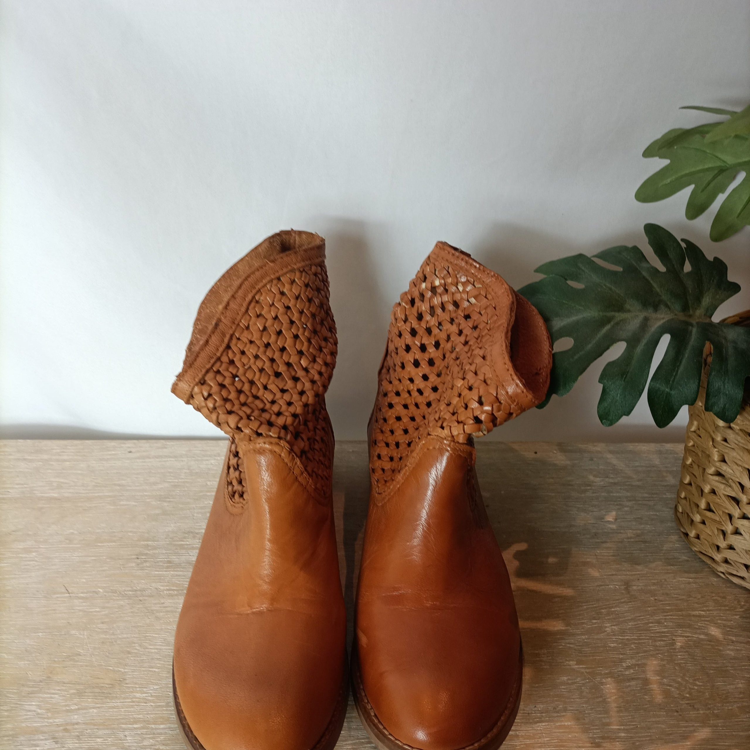 LEVI´S. Botines camel rejilla. T 38 (Tara)