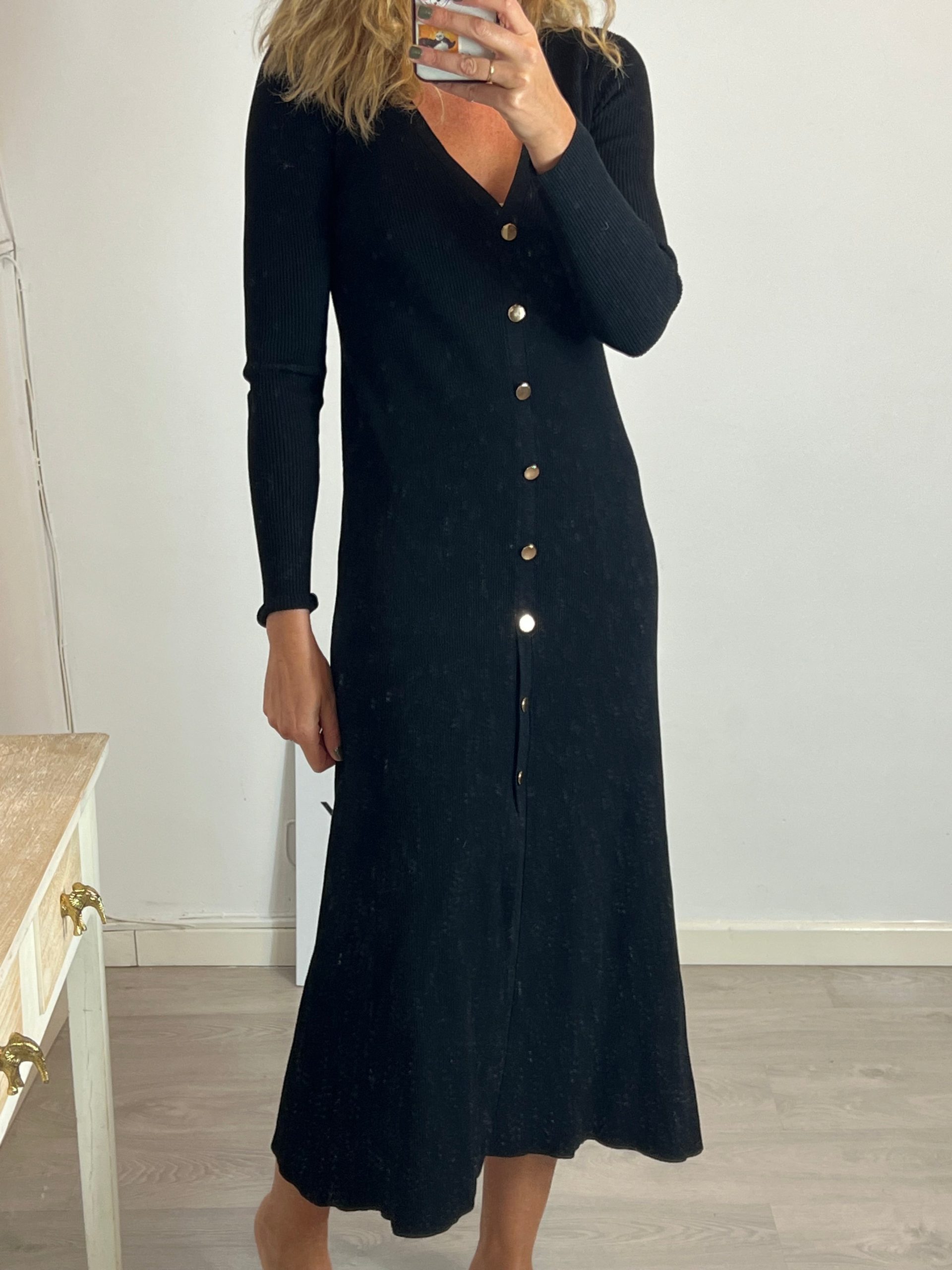 ZARA. Vestido largo canalé botones dorados. T S