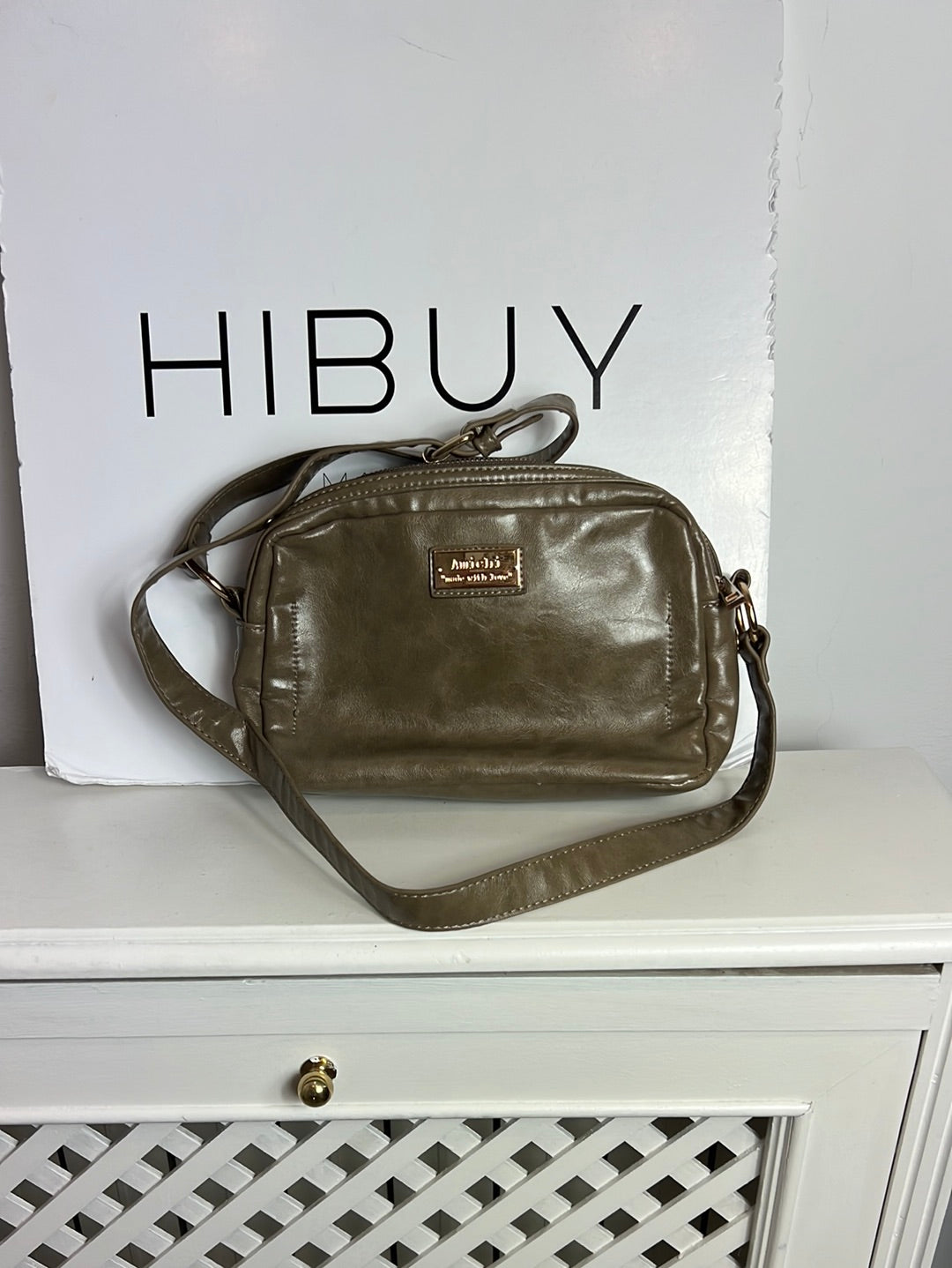 AMICHI. Bolso efecto piel verdoso