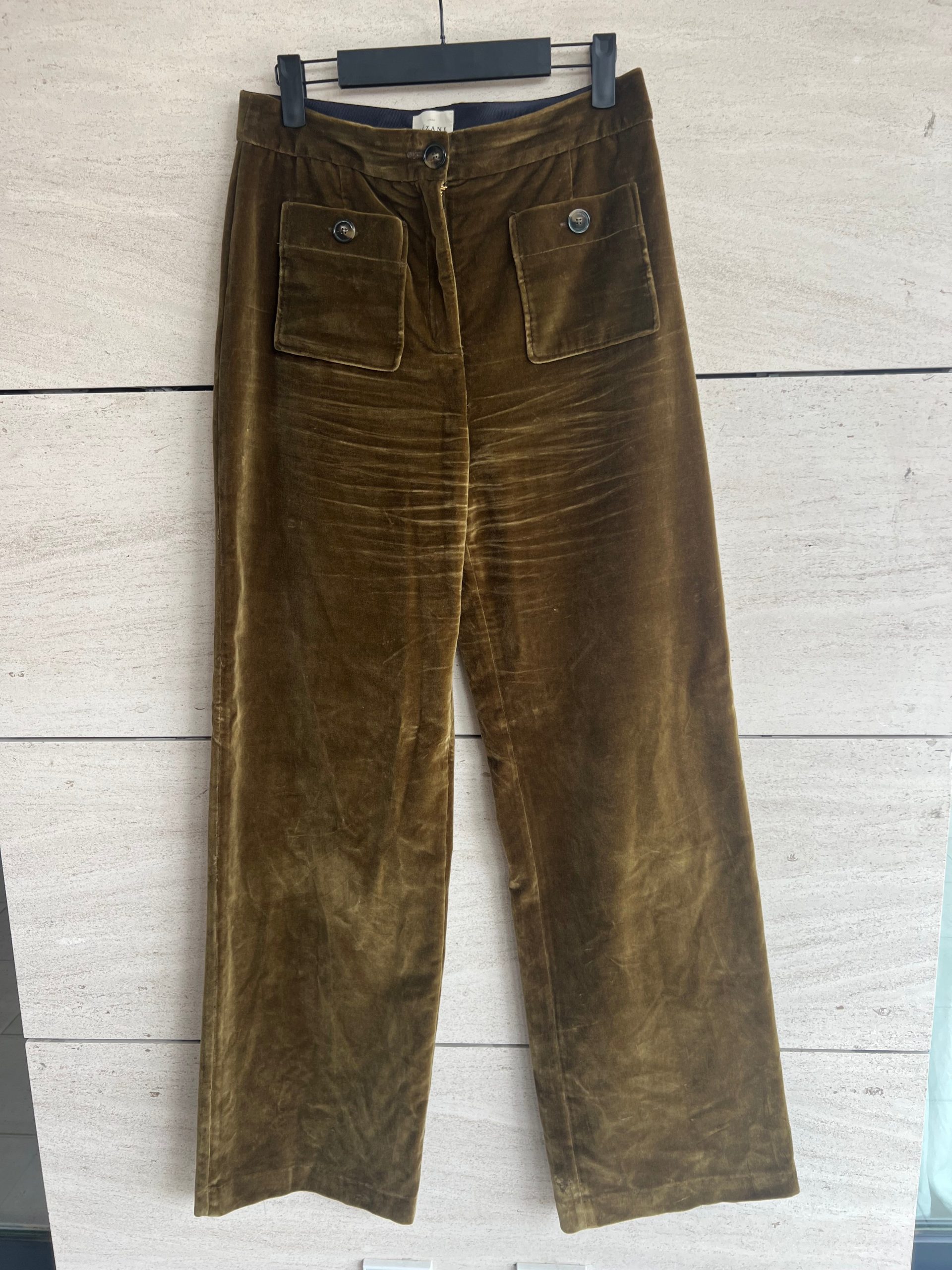 SÉZANE. Pantalón caqui terciopelo. T 38