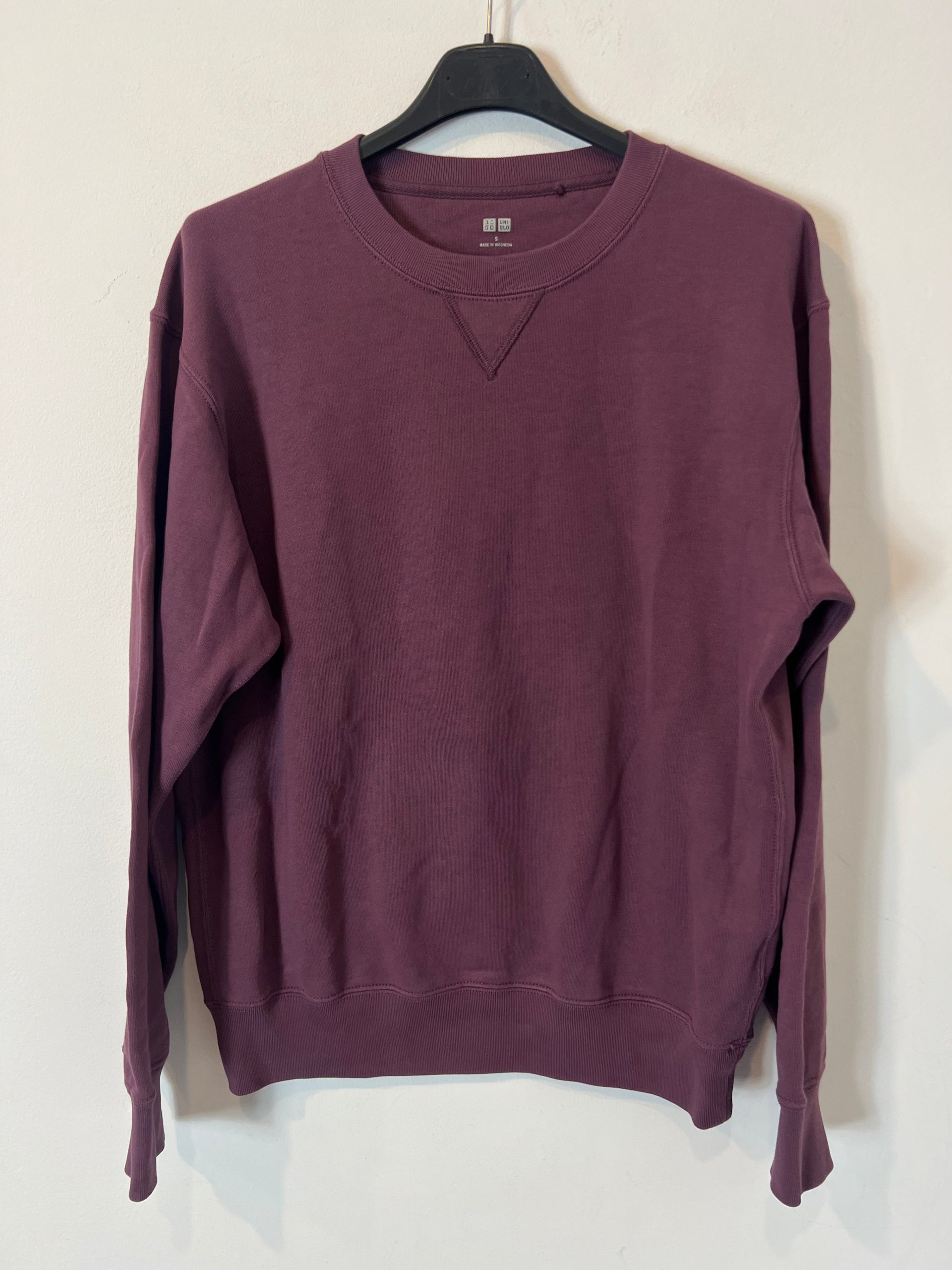 UNIQLO. Sudadera morada básica. T S