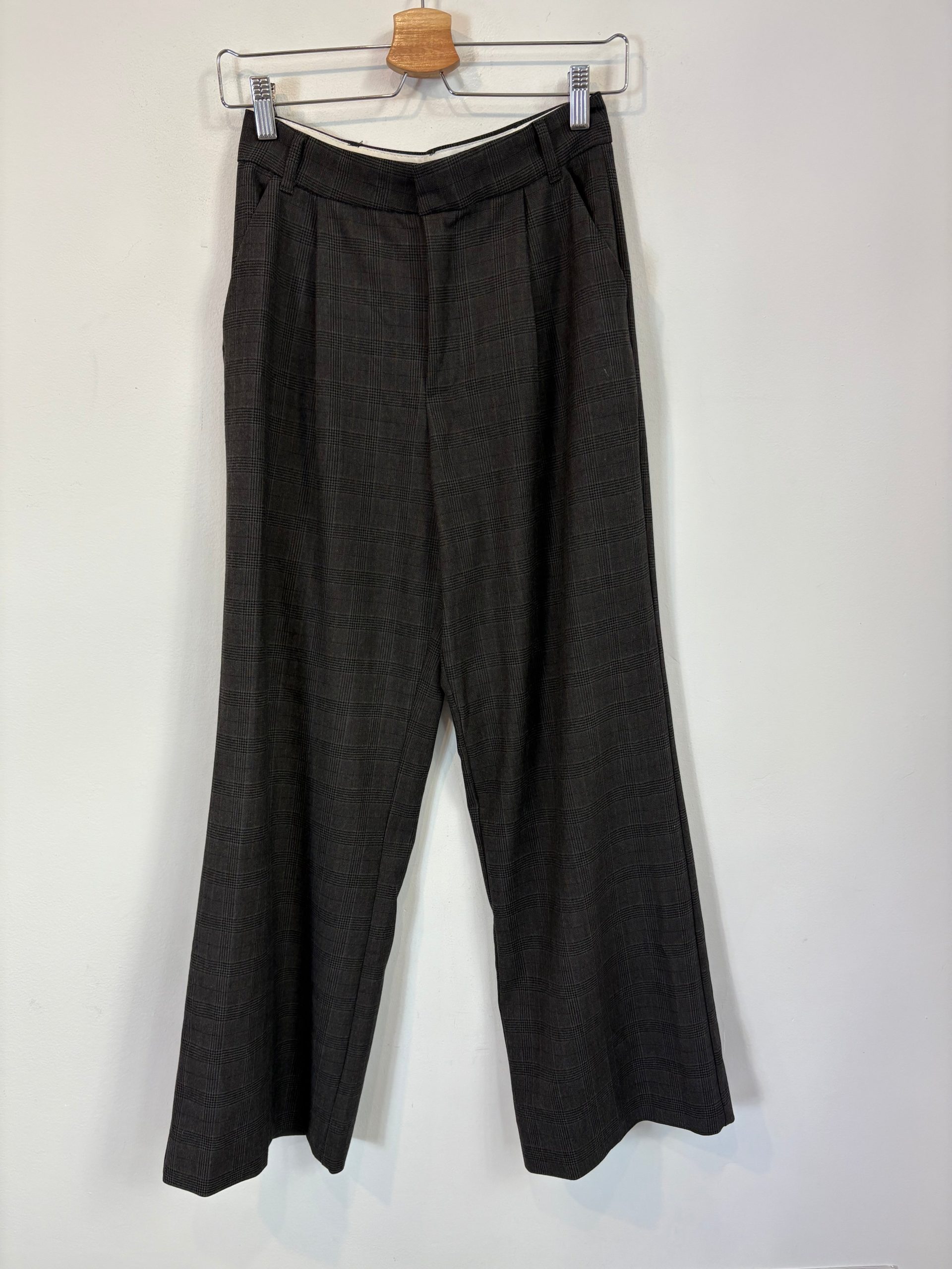 ZARA. Pantalón sastre cuadros gris. T XS