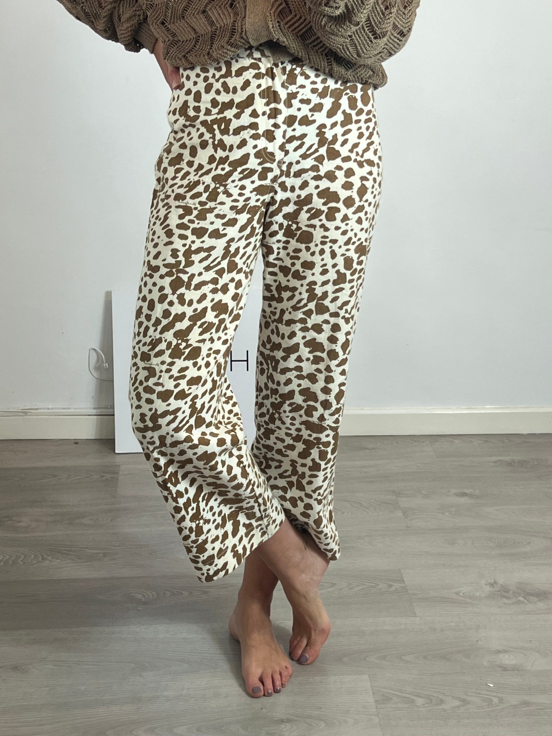 SCALPERS. Pantalón culote animal print T.38