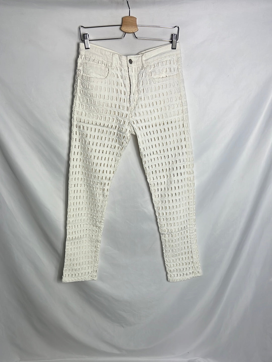 ISABEL MARANT. Pantalón troquelado semitransparente . T 38