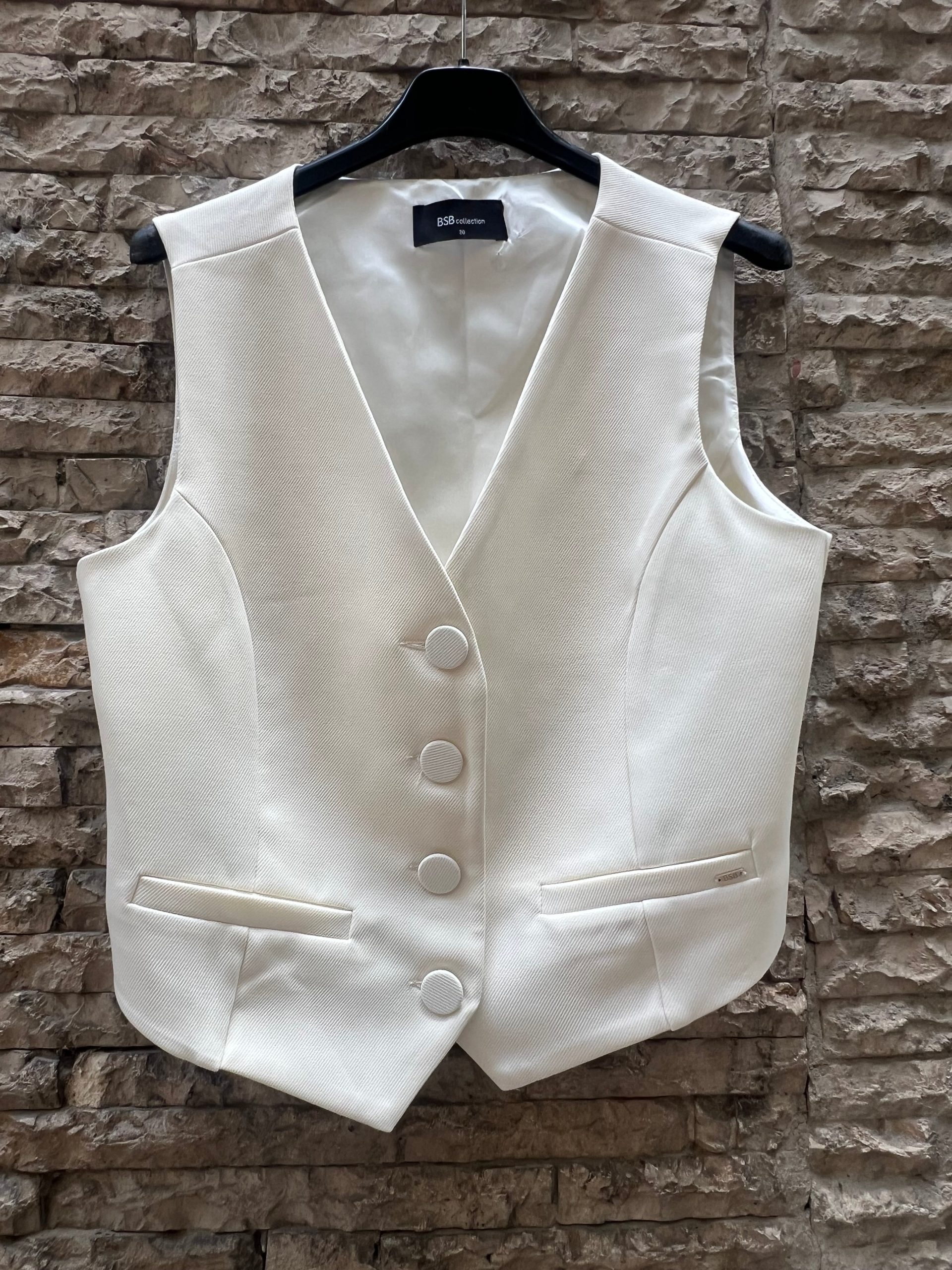 BSB COLLECTION. Chaleco blanco botones T.38