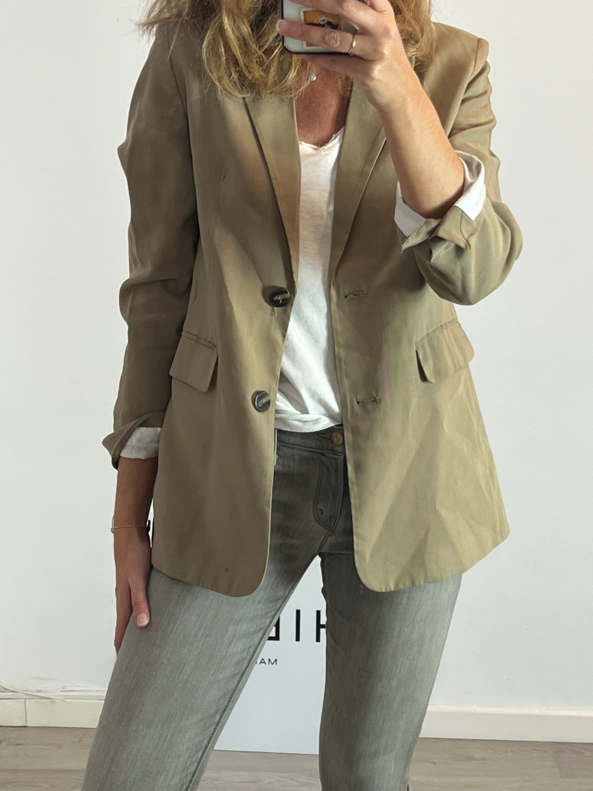MANGO. Blazer beige fluida T.m
