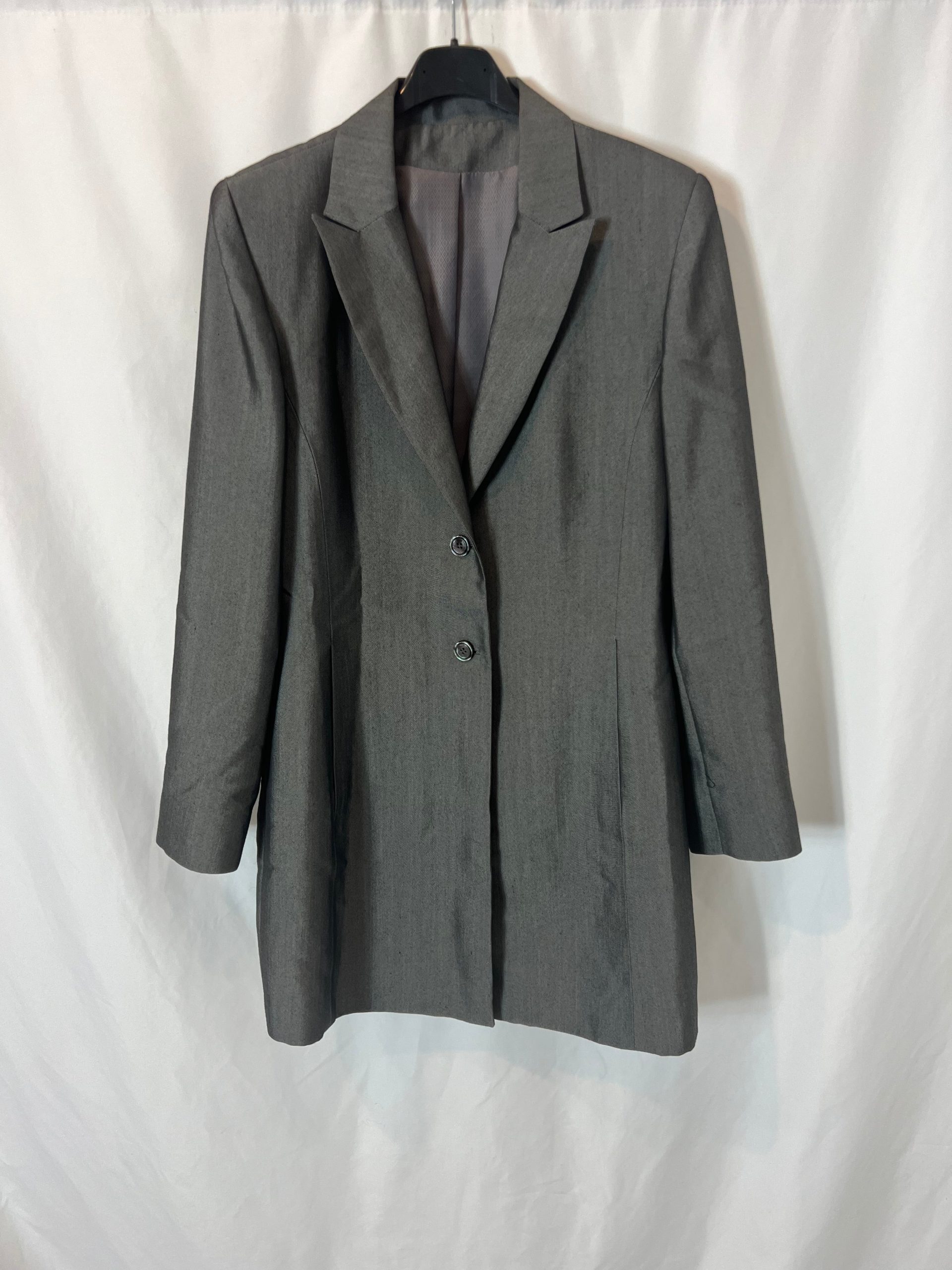 FÓRMULA JOVEN. Chaqueta larga gris textura. T 40( M)