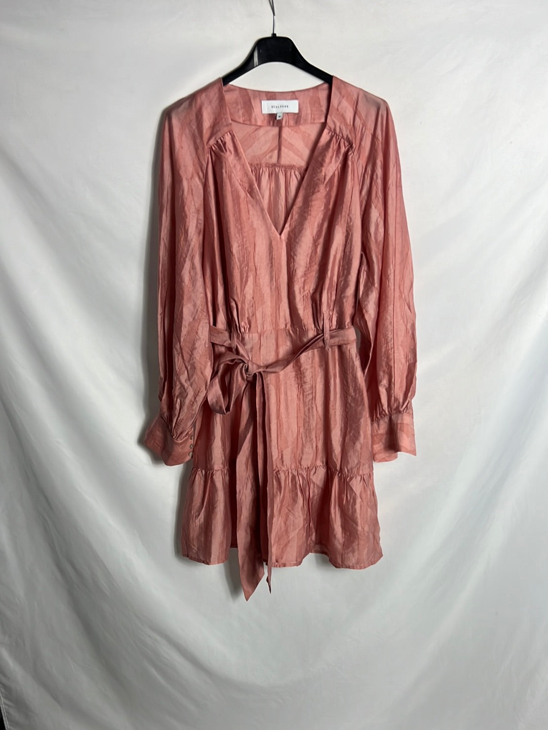 SCALPERS. Vestido corto rosa textura T. M