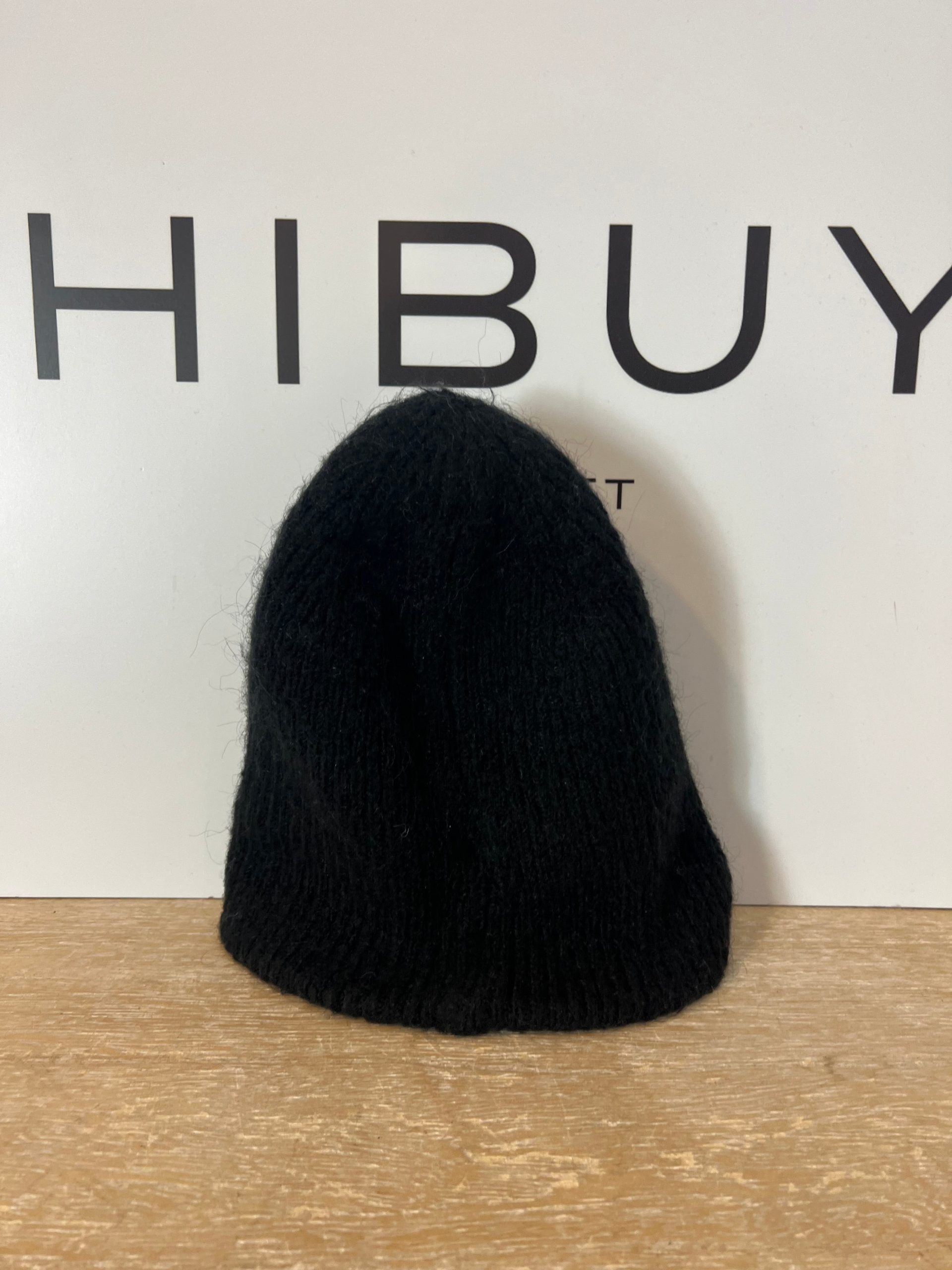 ZARA. Gorro negro canalé