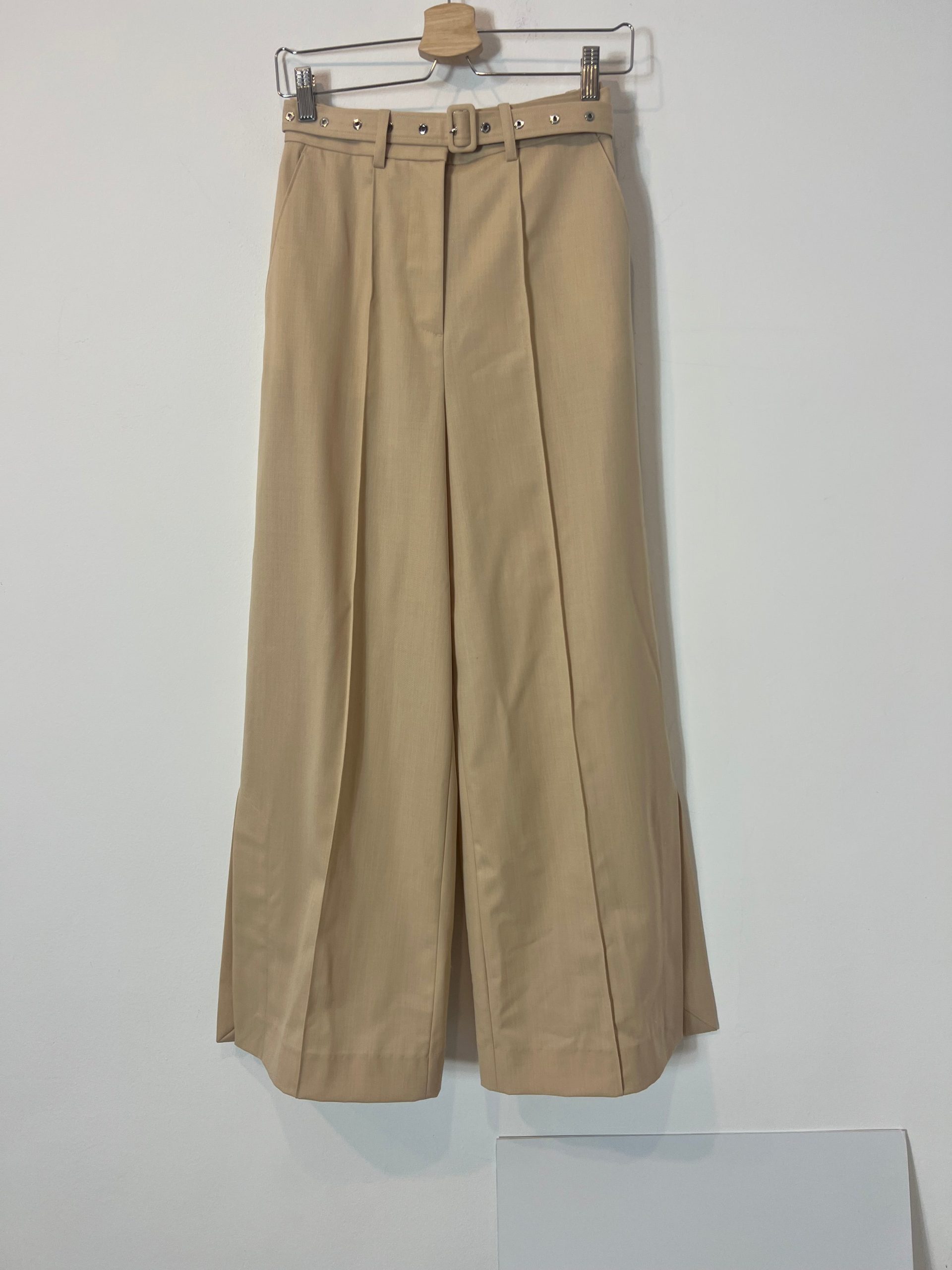 H&M x Rockh. Pantalón beige fluido aberturas. T 34