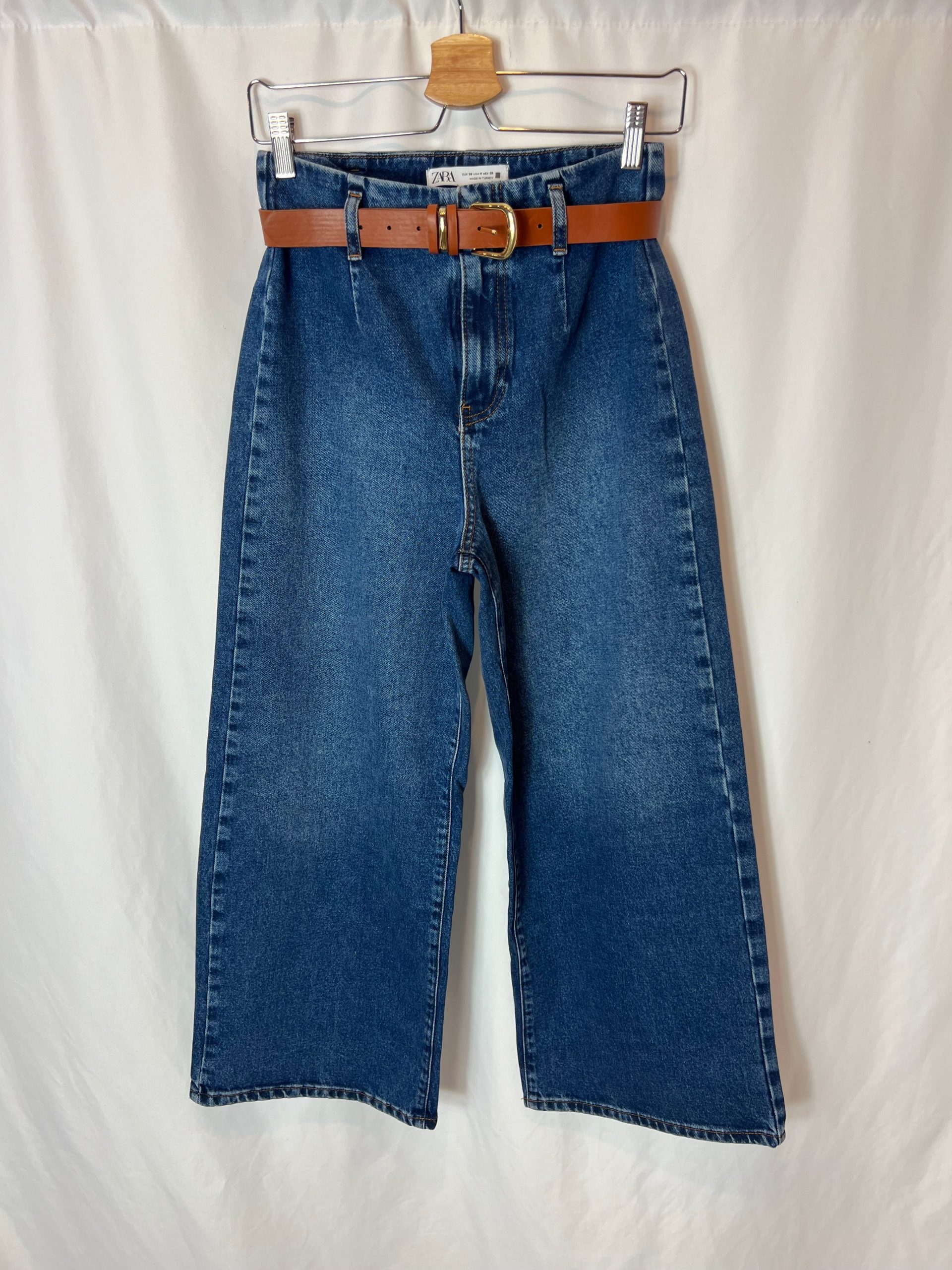 ZARA. Pantalón vaquero culotte T.36