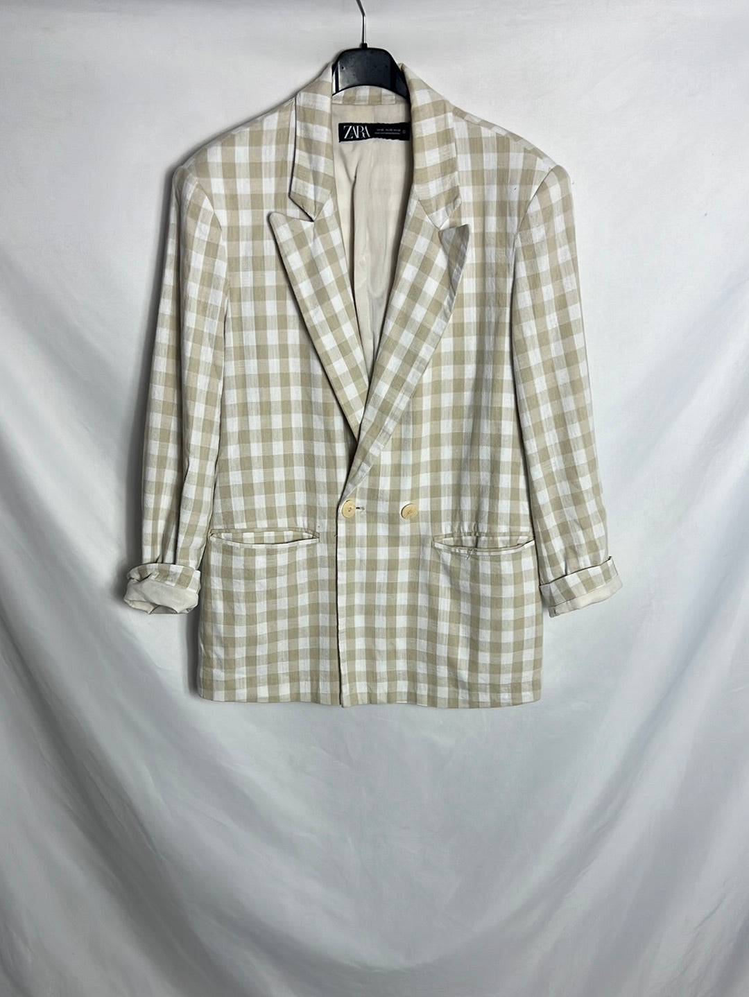 ZARA. Blazer cuadros beiges y blancos. T XS (oversized)