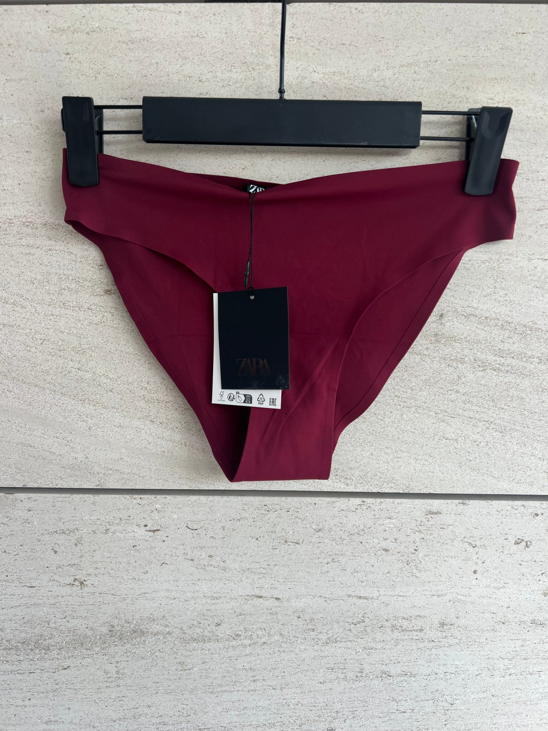 ZARA. Braguita burdeos textura. T S