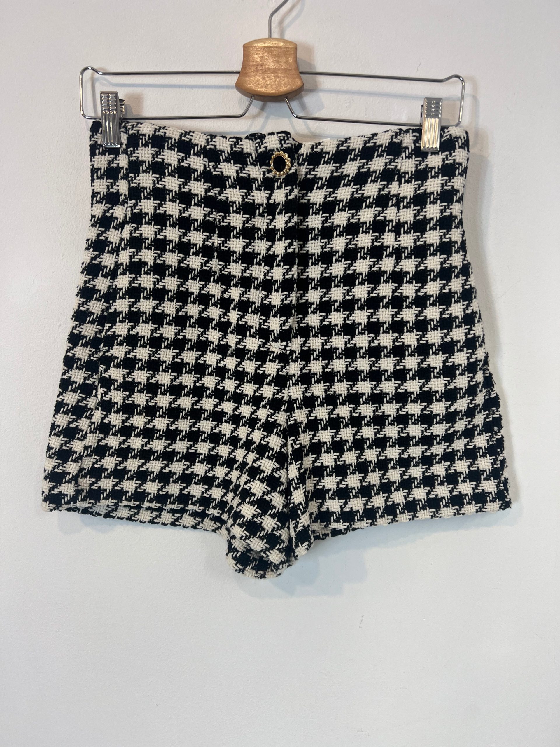 ZARA. Pantalón corto tweed pata de gallo. T S